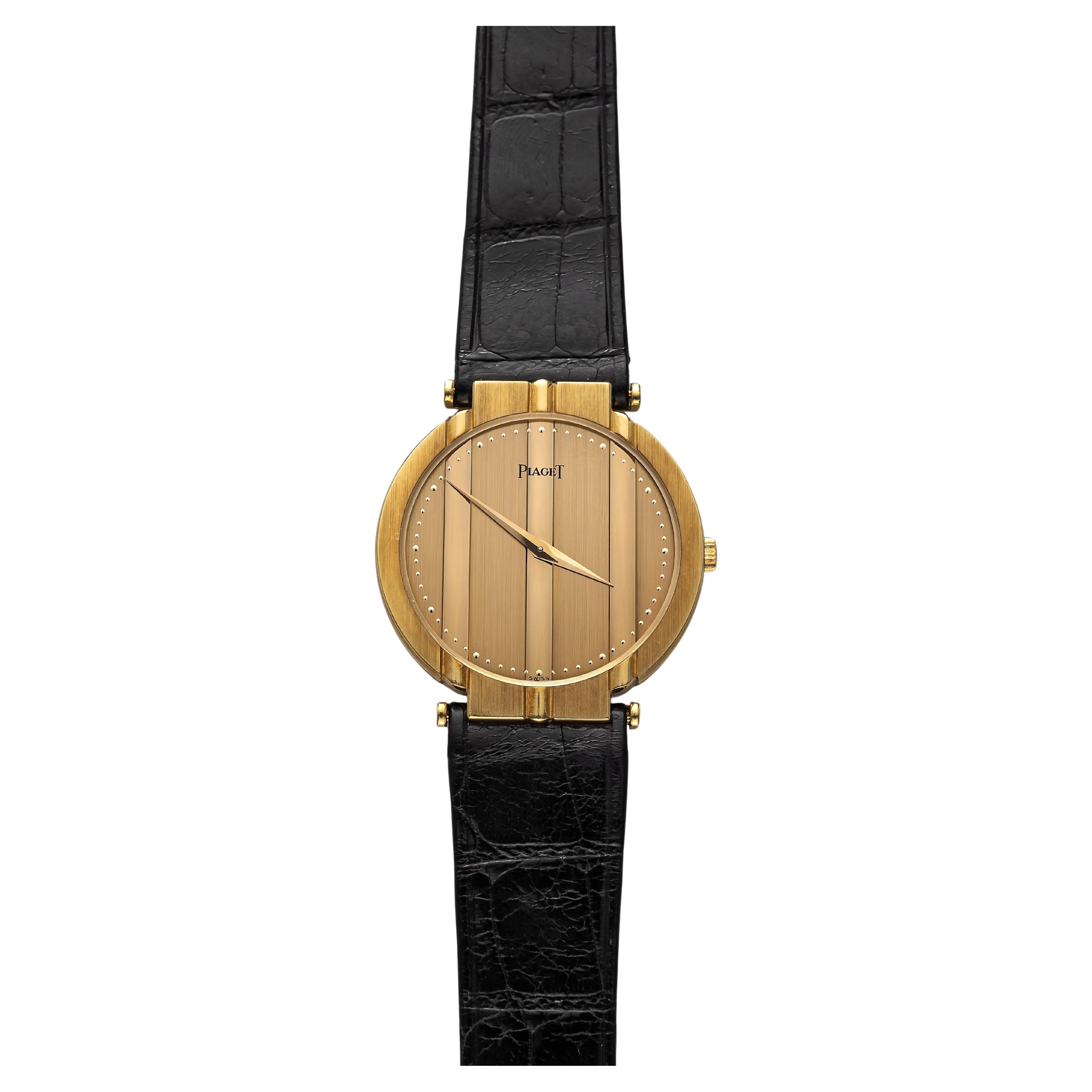 Vintage Piaget Polo 18K Yellow Gold Quartz 1980s Ref 8673 33mm Case. en vente