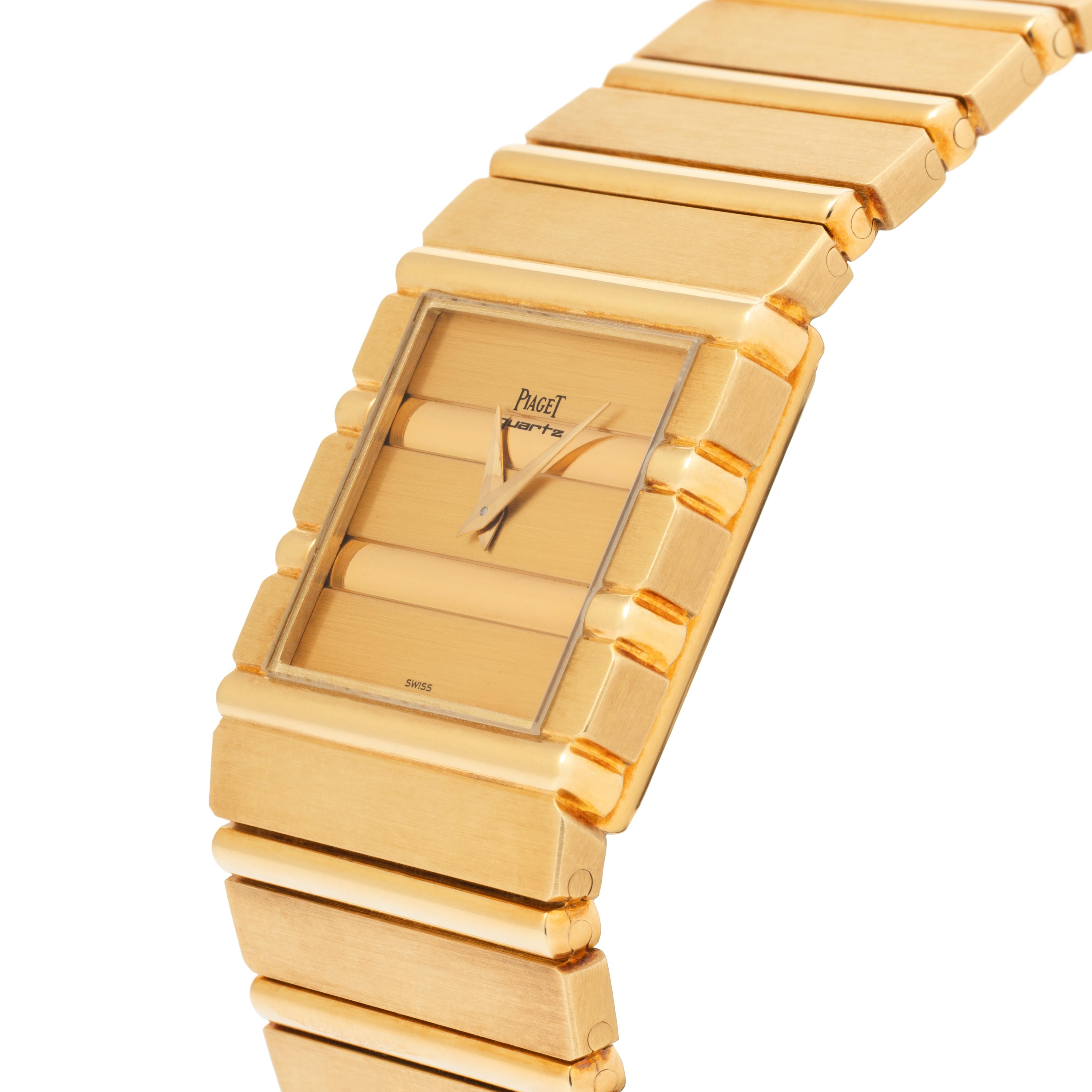 Vintage Piaget Polo Model 7131 C701 18k Yellow Gold Watch In Good Condition For Sale In New York, NY
