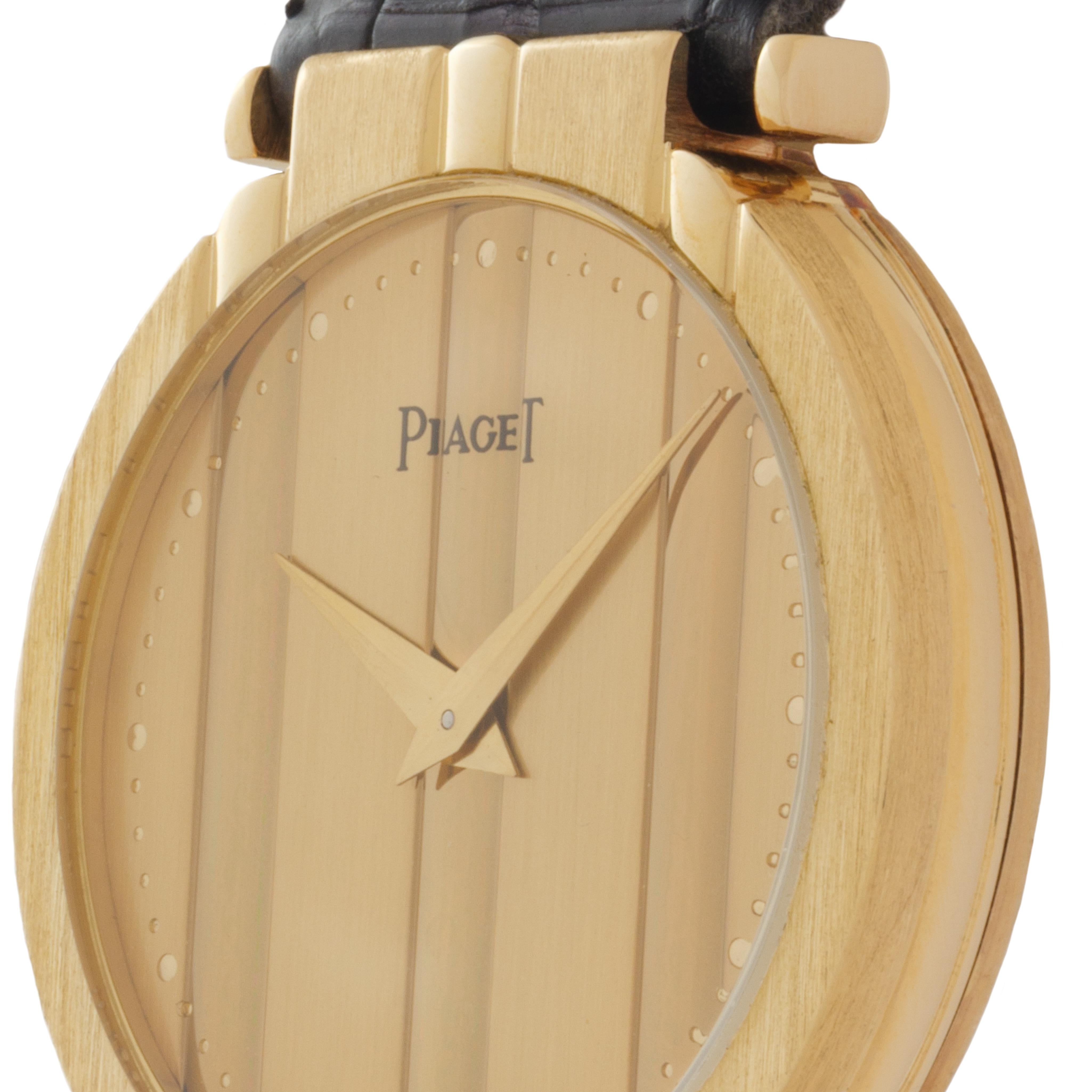 Montre Vintage Piaget Model No 7273 Or Jaune 18 carats Mouvement à Quartz en vente 1