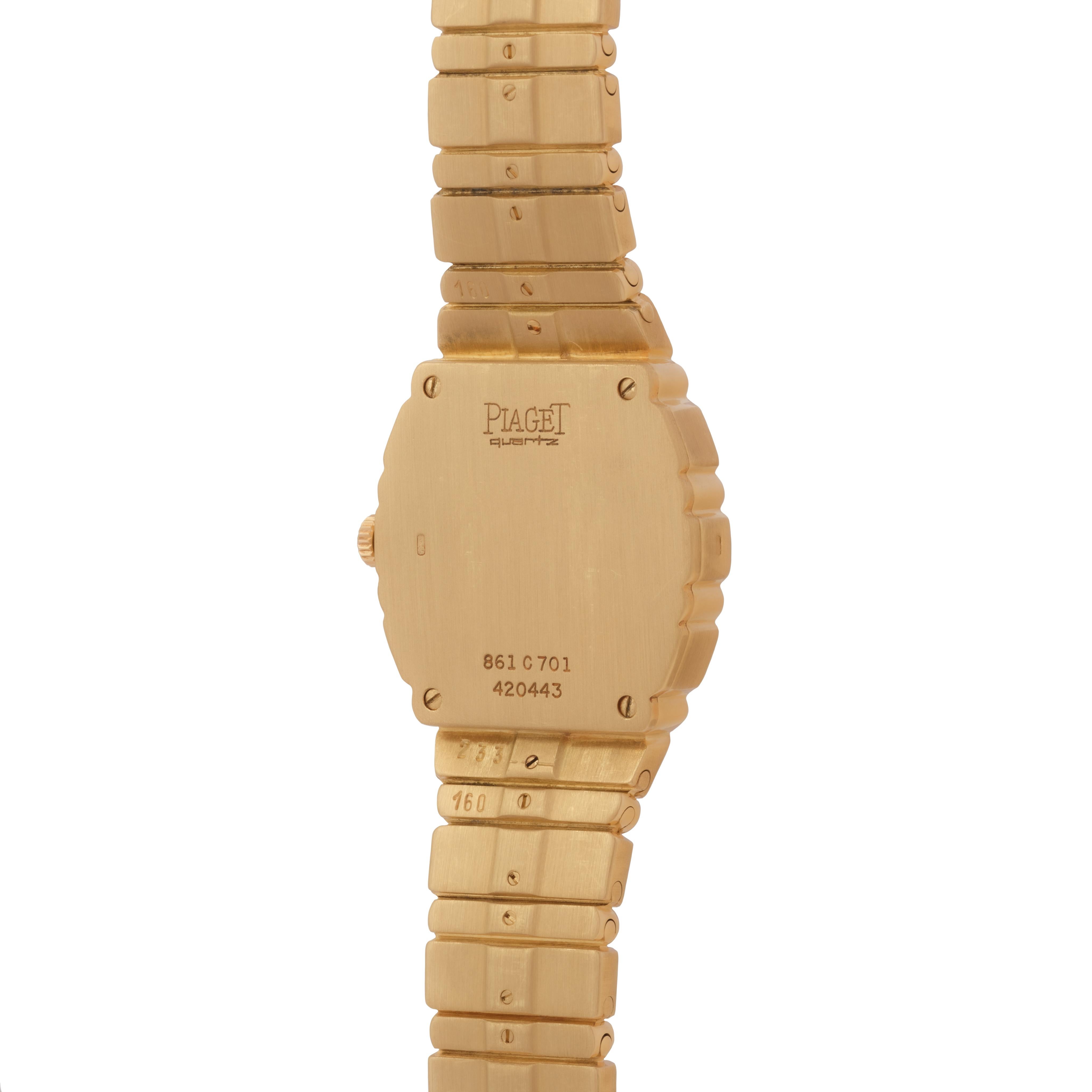 Women's or Men's Vintage Piaget Polo Model 861C701 18 Karat Yellow Gold 23mm Mother-of-Pearl Dial For Sale