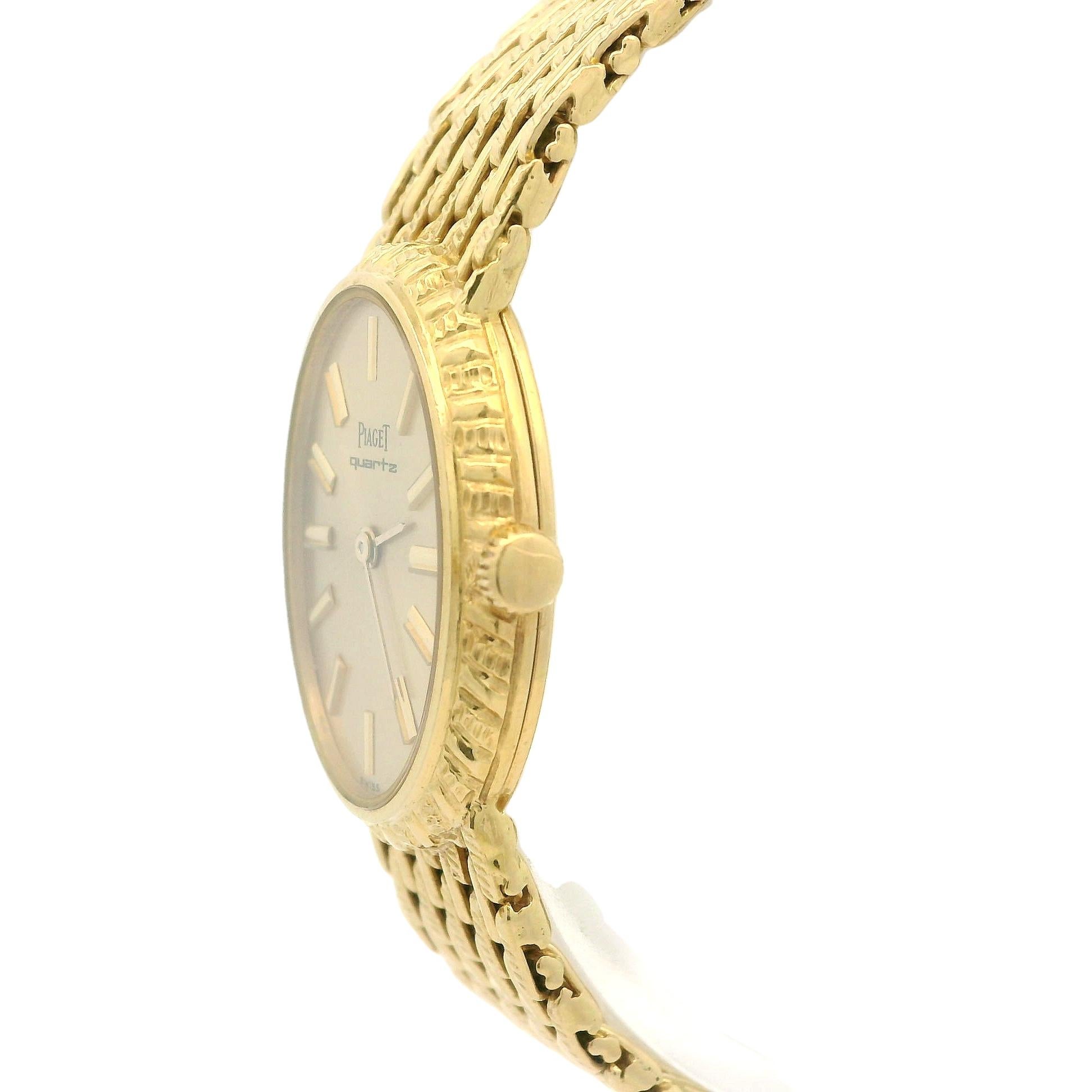 Vintage Piaget Quartz 18k Yellow Gold Oval Wrist Watch Bracelet Ref. 8552 P 31 In Excellent Condition In Montclair, NJ