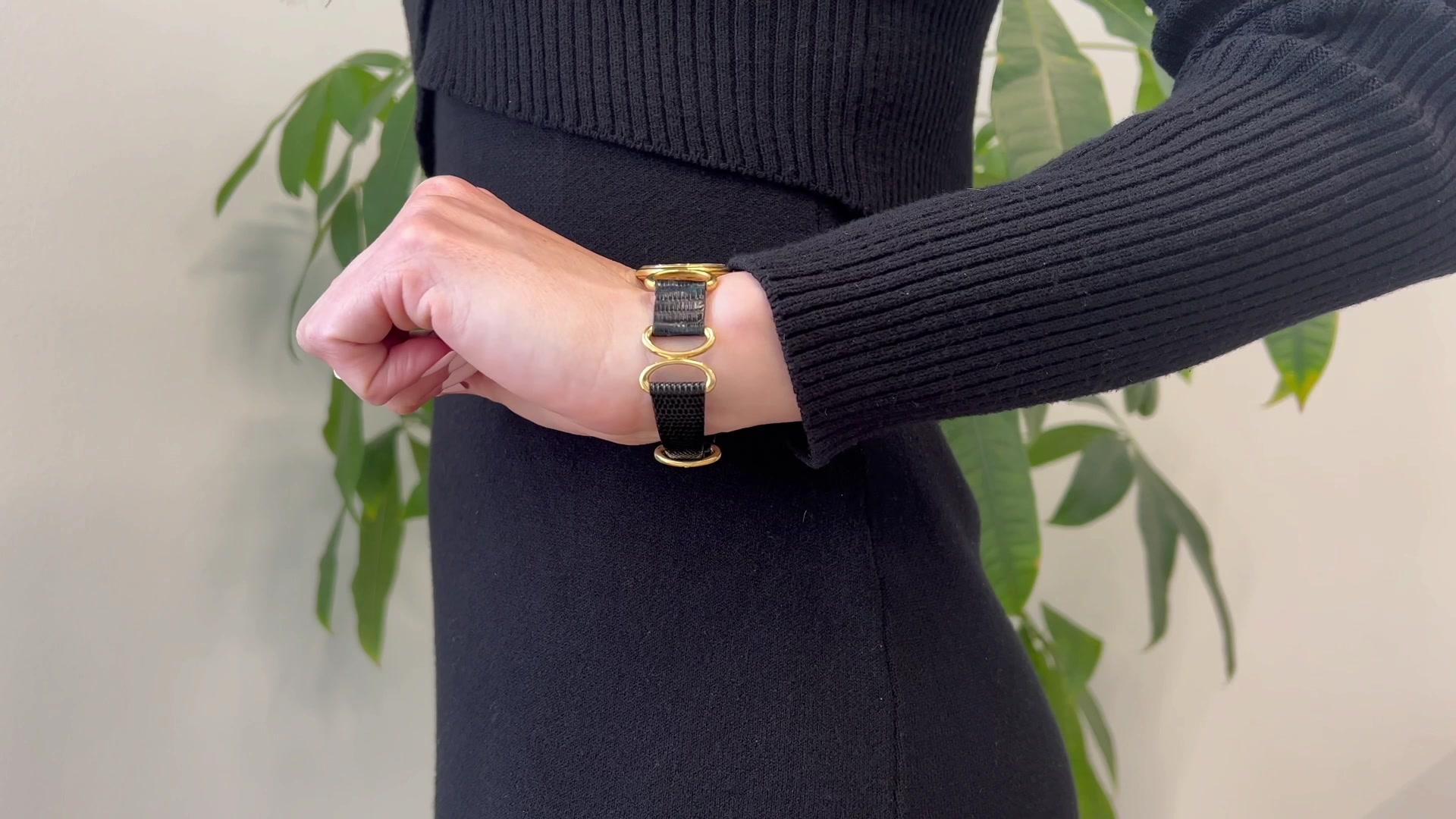 Piaget Schweizer Diamant-Lederarmbanduhr aus 18 Karat Gelbgold (Einfacher Schliff)