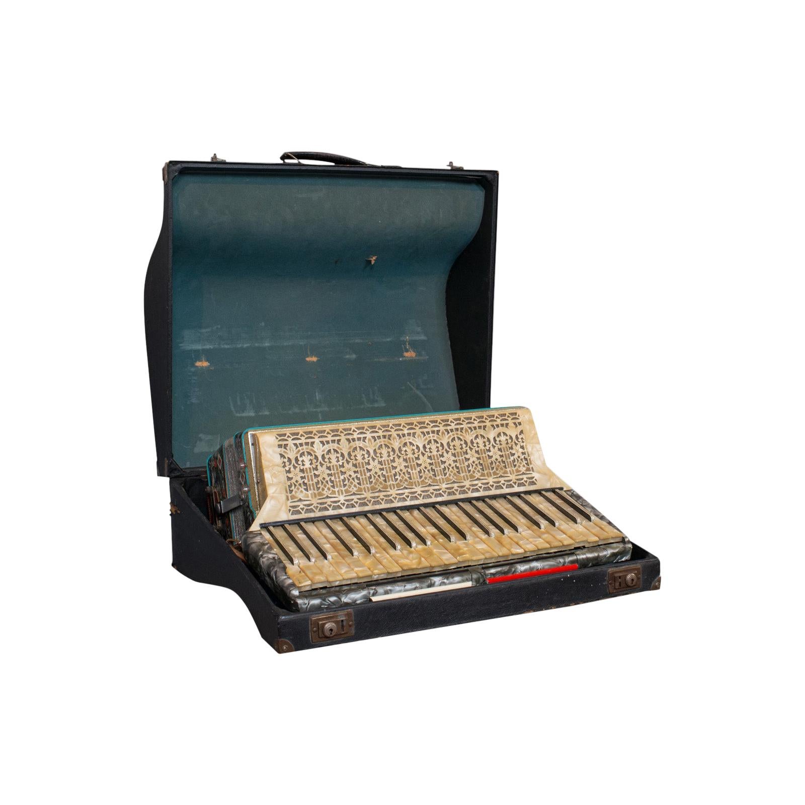 Vieille Piano Accordéon:: Allemand:: Squeezebox:: Meinel and Herold:: Dix Reeds en vente