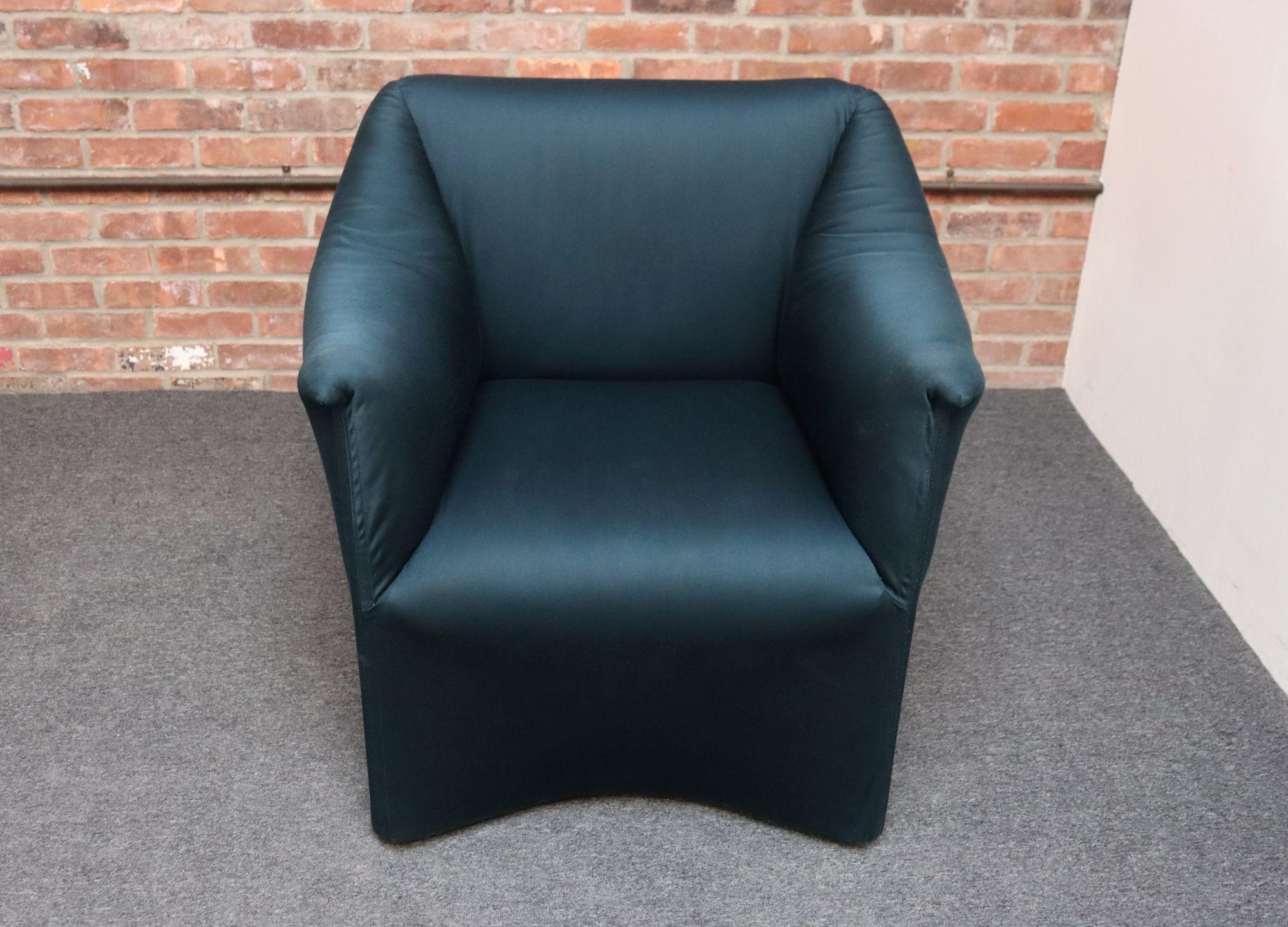 Mid-Century Modern Fauteuil club Piccola Tentazione modèle 684 de Mario Bellini pour Cassina en vente