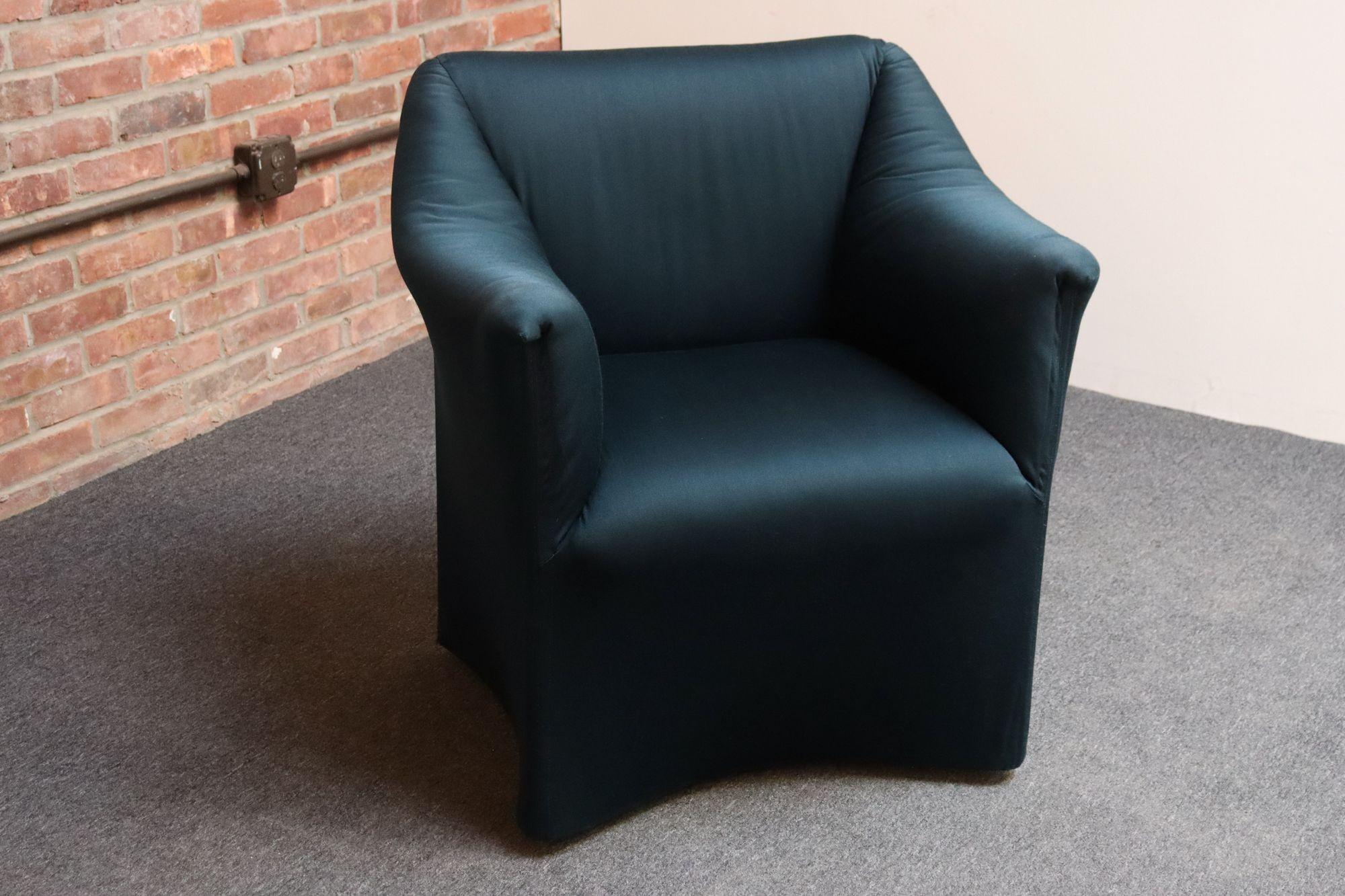 Fauteuil club Piccola Tentazione modèle 684 de Mario Bellini pour Cassina Bon état - En vente à Brooklyn, NY