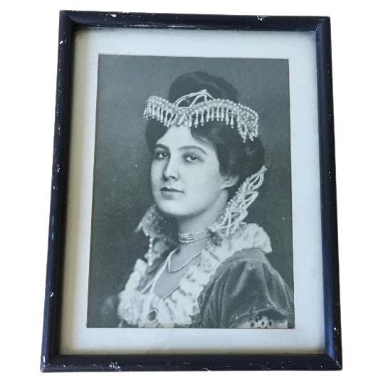 Une photo vintage d'une femme en vente