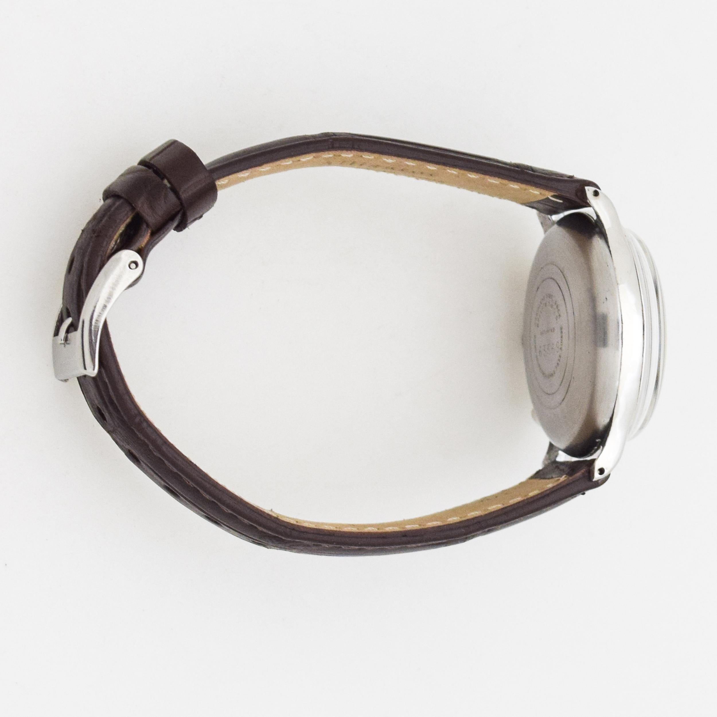 Vintage Pierce Chronograph Chrome and Stainless Steel Watch, 1940s In Excellent Condition In Beverly Hills, CA
