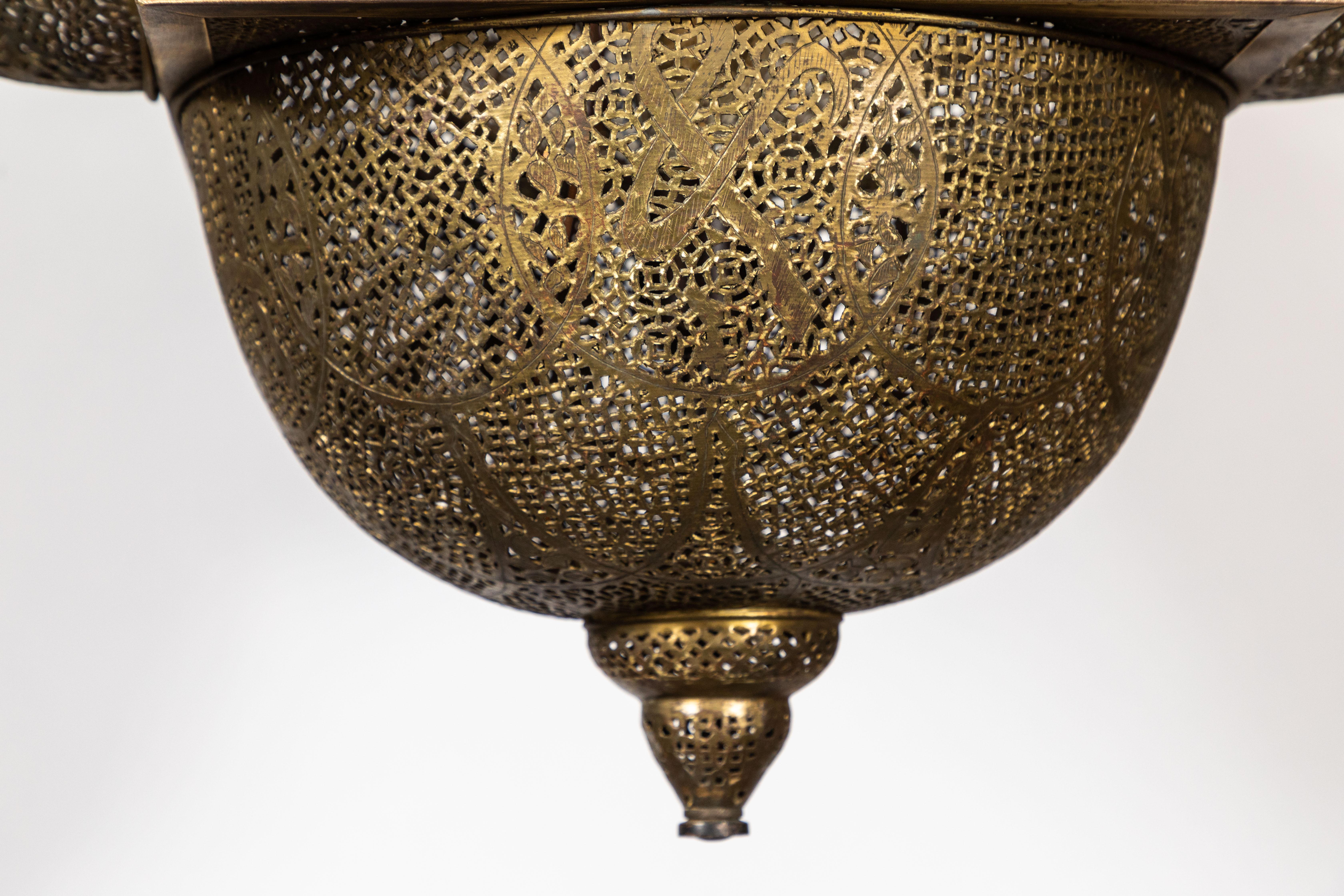 Vintage Pierced Brass Moroccan Pendant Light In Excellent Condition In Pasadena, CA