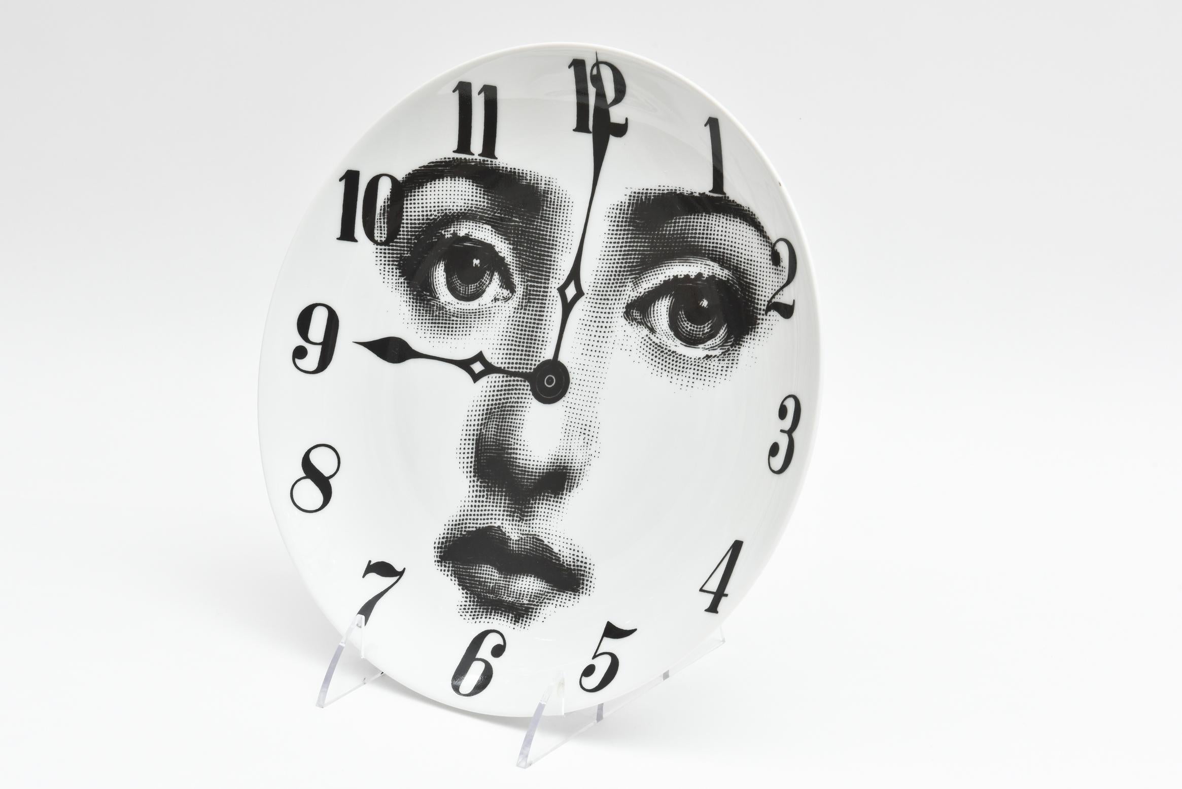 Vintage-Vitrinenteller von Piero Fornasetti, Barneys New Yorker Kollektion (Moderne der Mitte des Jahrhunderts) im Angebot