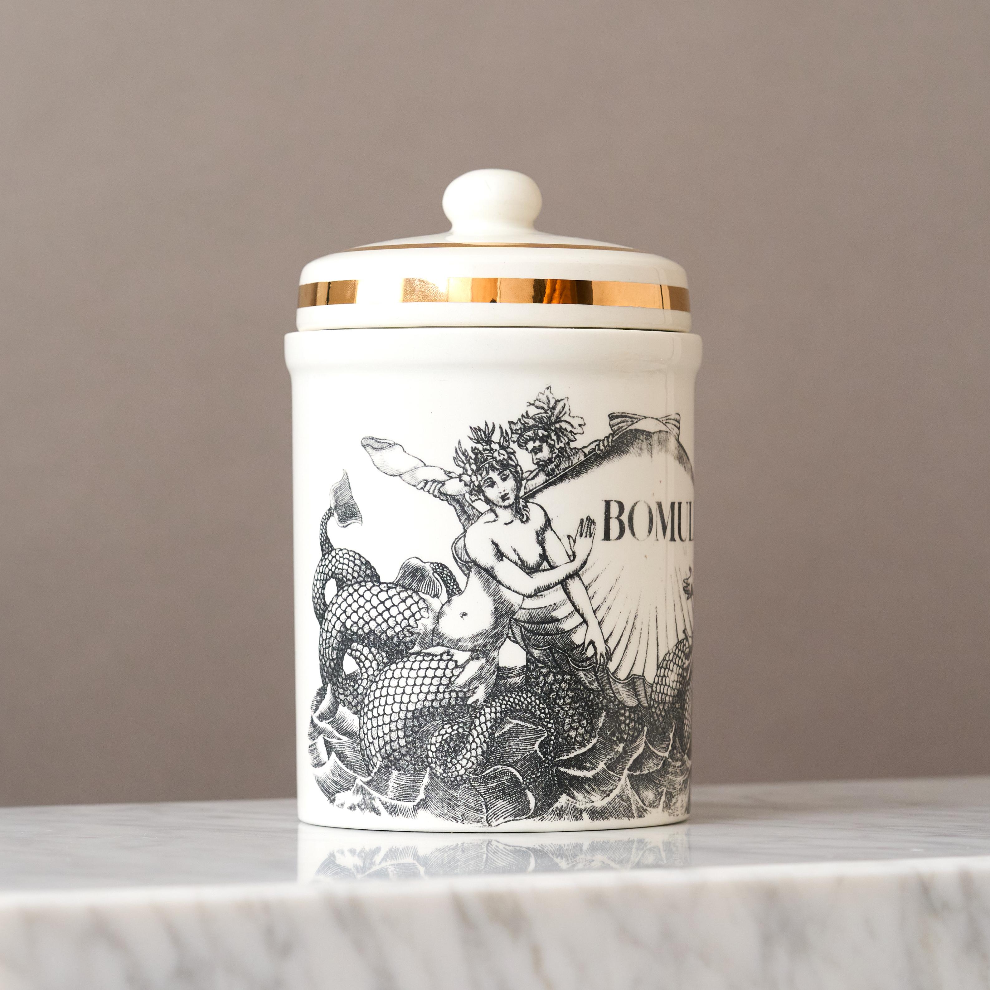 Mid-Century moderno Vaso in ceramica con coperchio dipinto a mano Piero Fornasetti, Italia, anni '60. in vendita