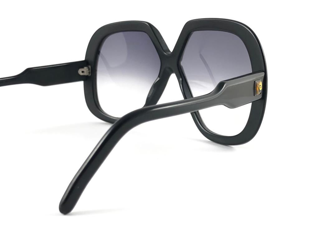 Pierre Cardin Schwarz Oversized 60er Jahre Sammler France Sonnenbrille, Schmetterling für Damen oder Herren im Angebot