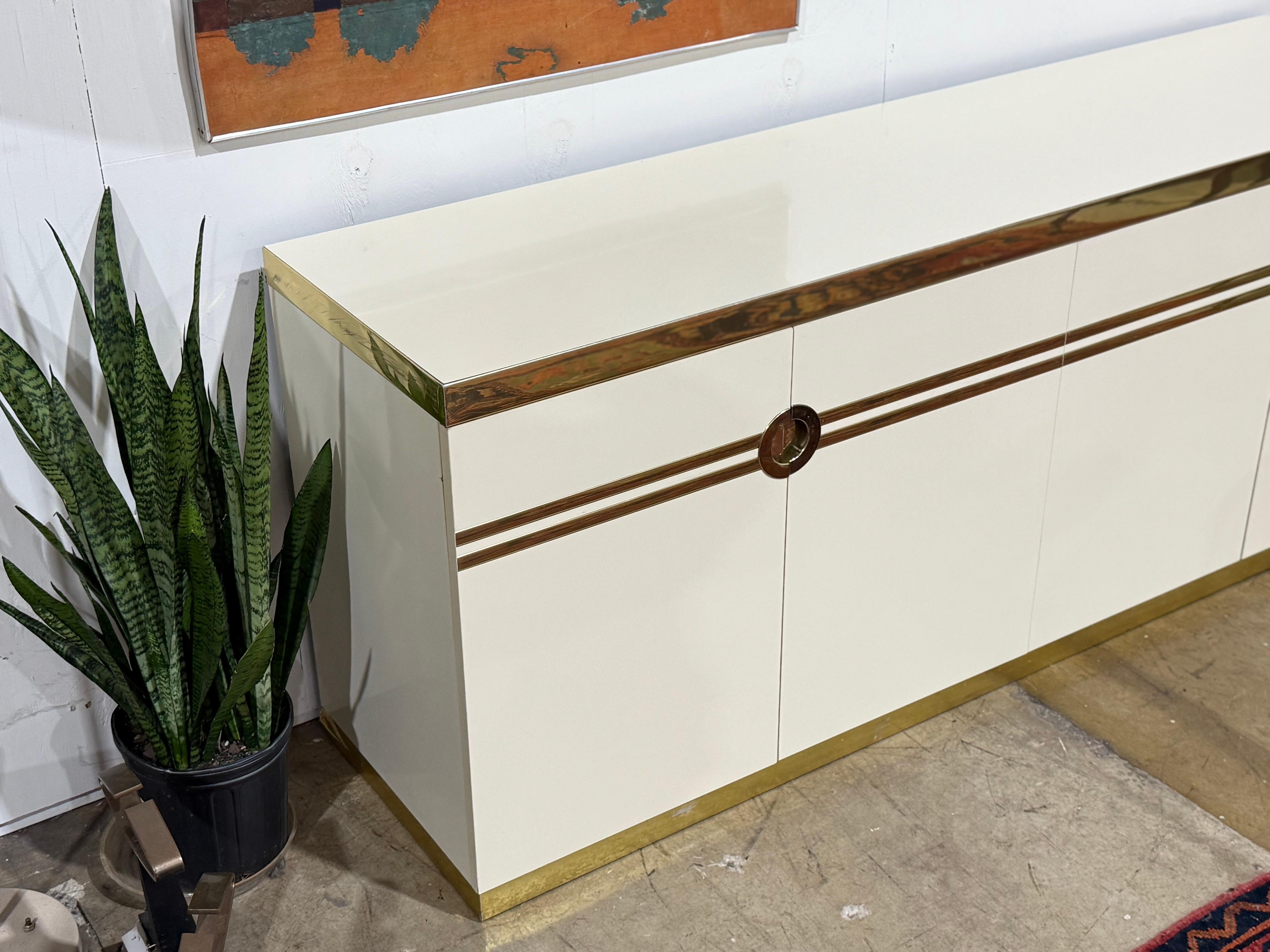 Credenza Pierre Cardin d'epoca - Mobile postmoderno in stile Art Deco - Ottone in vendita 6