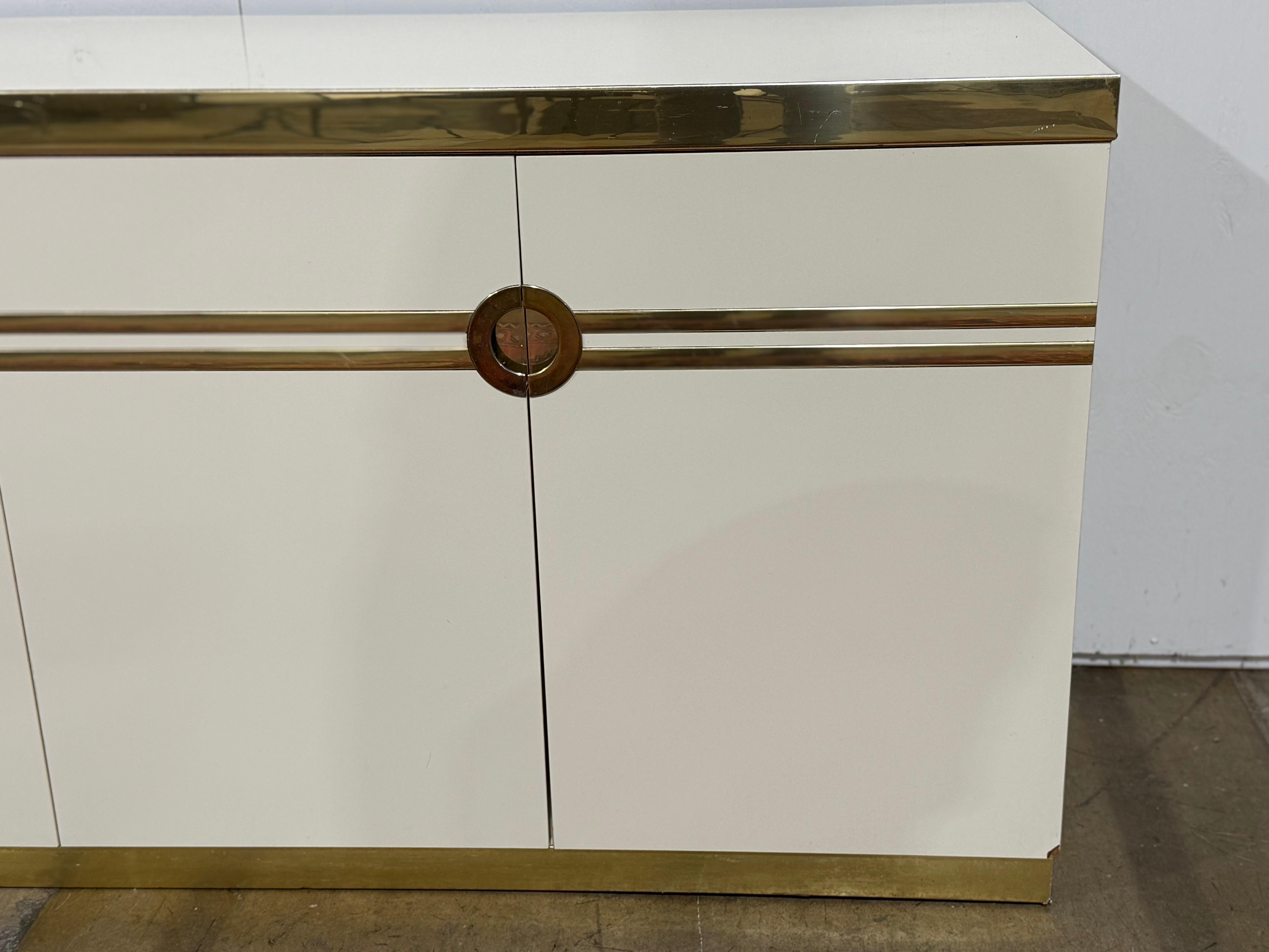 Credenza Pierre Cardin d'epoca - Mobile postmoderno in stile Art Deco - Ottone in vendita 7