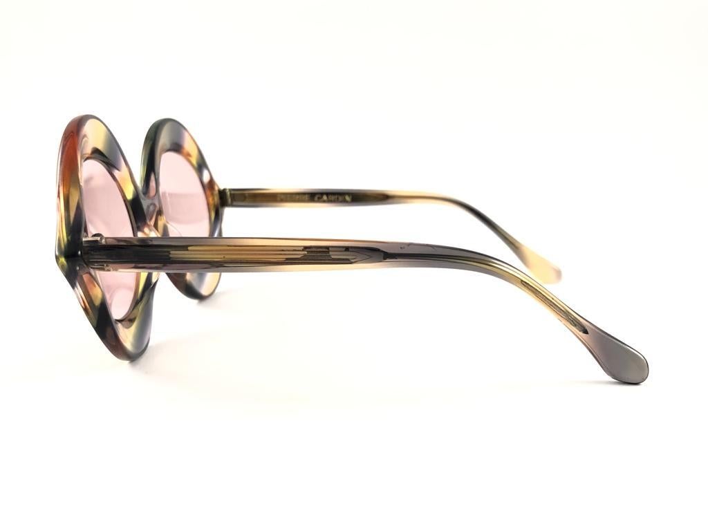 Pierre Cardin Kiss Mehrfarbig  Frankreich Rosa Lens-Sonnenbrille Medium im Zustand „Neu“ im Angebot in Baleares, Baleares