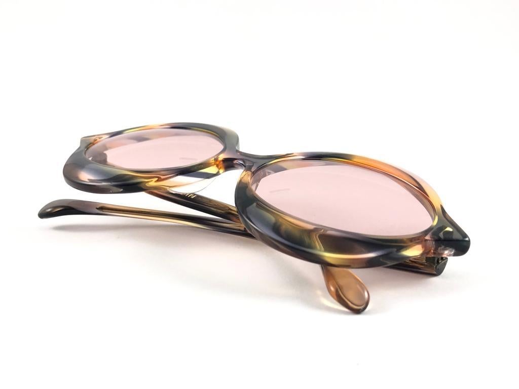 Pierre Cardin Kiss Mehrfarbig  Frankreich Rosa Lens-Sonnenbrille Medium im Angebot 4