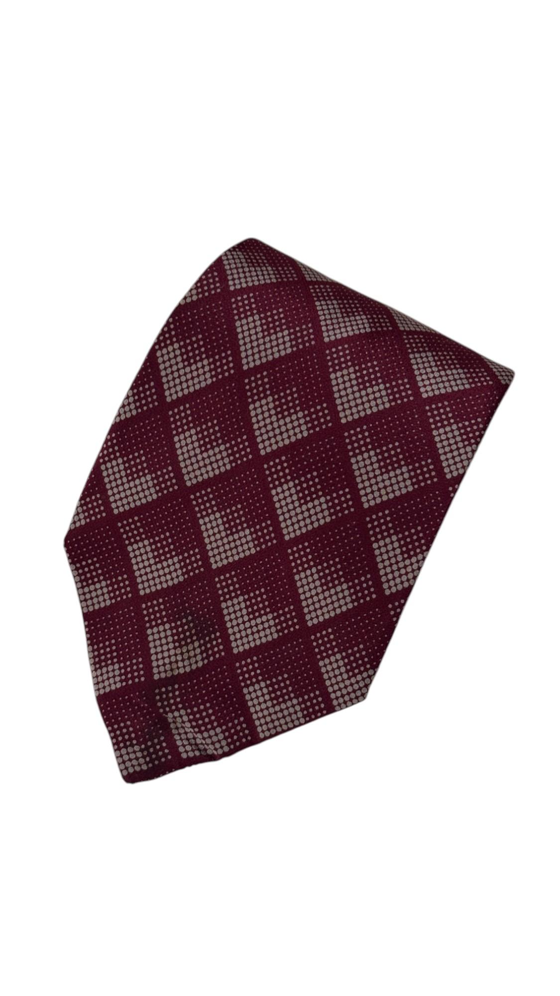 Vintage Pierre Cardin Paris Seidenkrawatte in Burgunderrot, Originalverpackung im Angebot 1