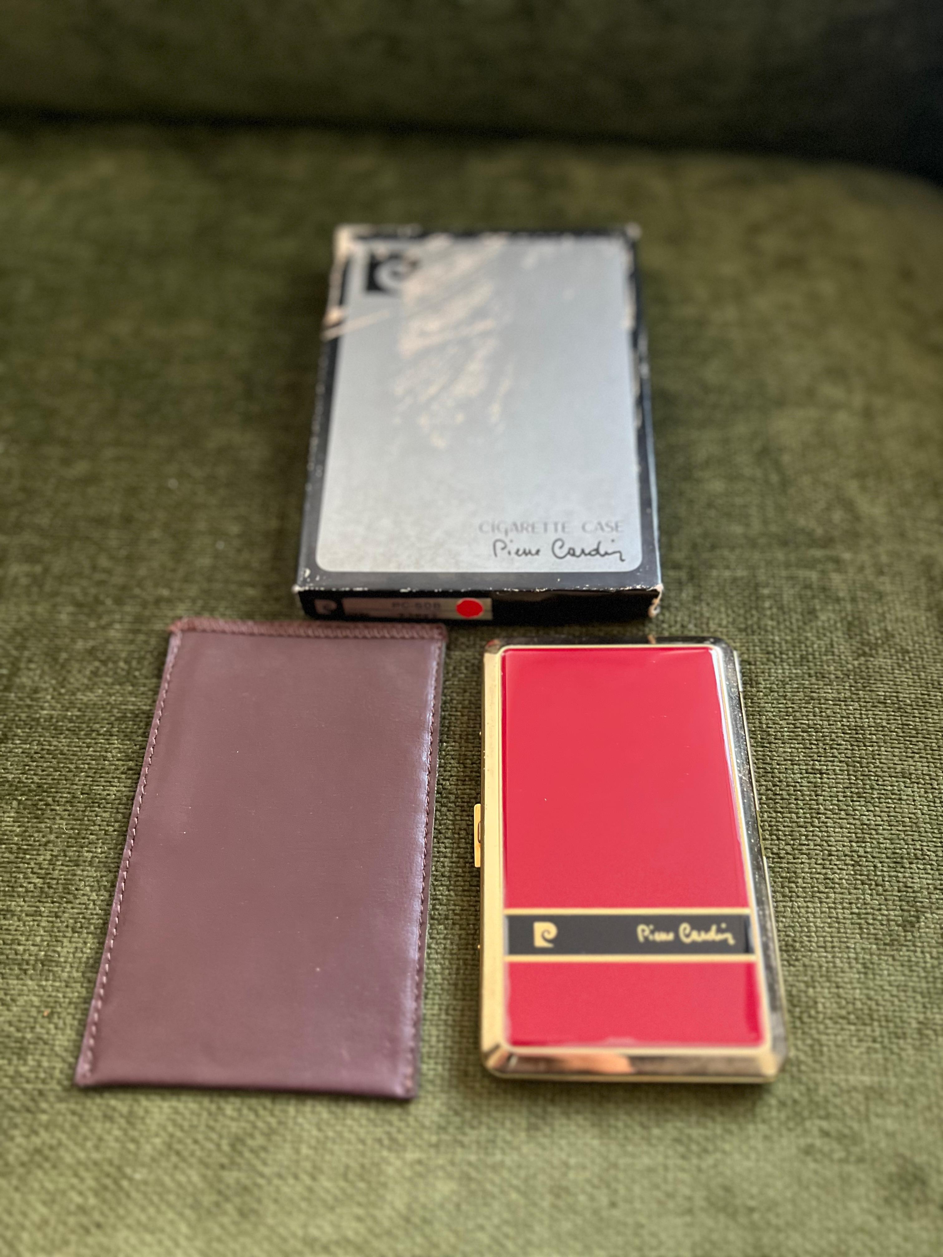 Vintage Pierre Cardin' Retro RED Cigarette Case & Lather Case & Box Circa 1980s en vente 6