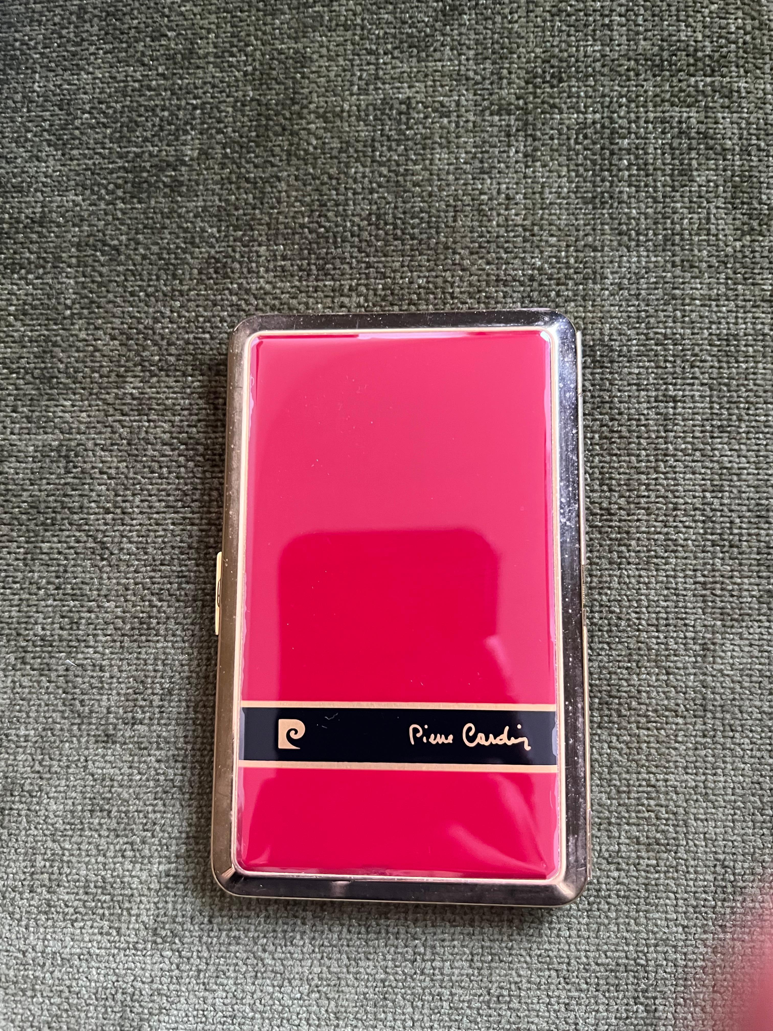 Vintage Pierre Cardin' Retro RED Cigarette Case & Lather Case & Box Circa 1980s Excellent état - En vente à New York, NY