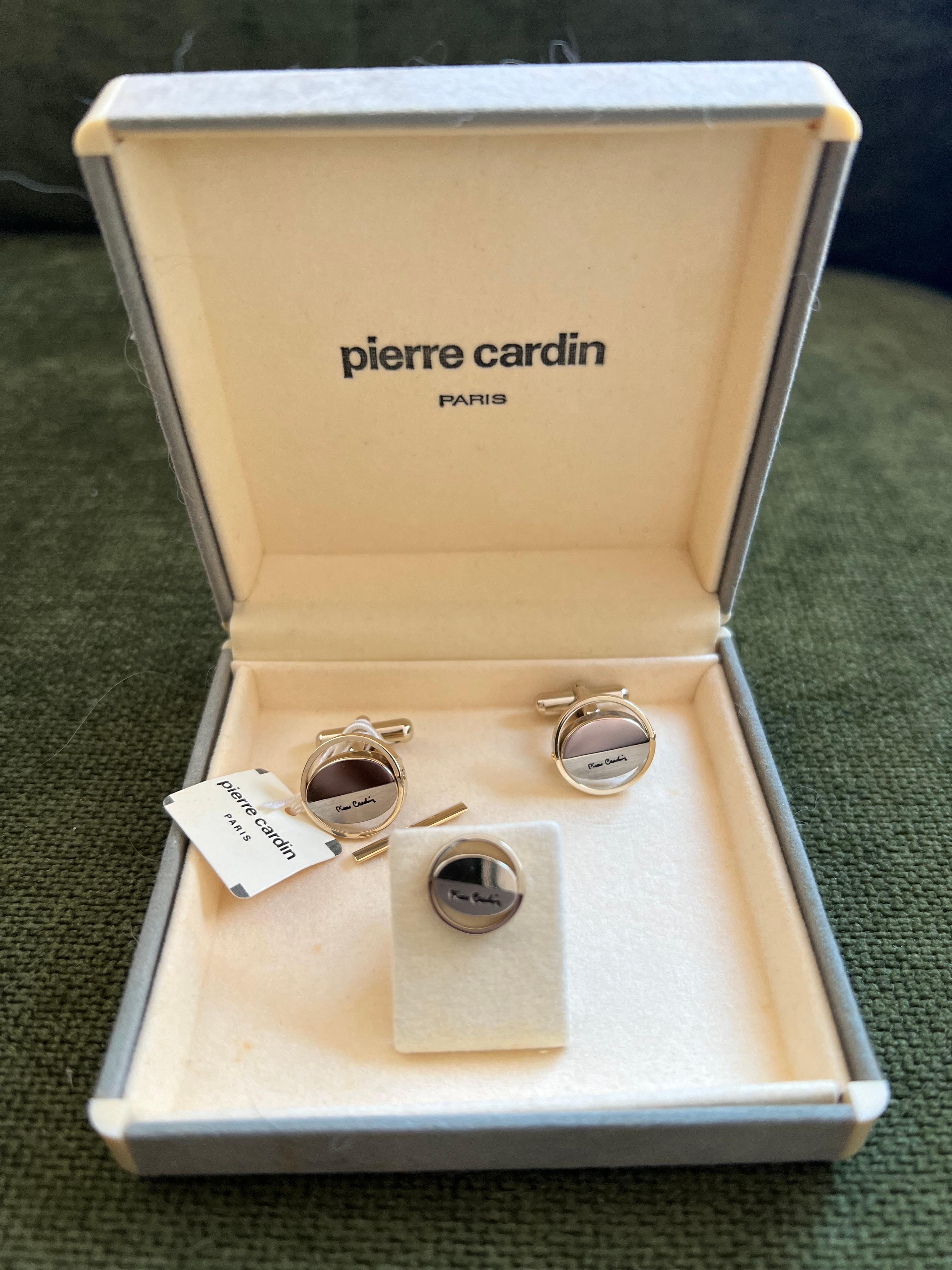 Vintage PIERRE CARDIN Steel & Gold Plate LOGO CUFFLINKS, ORIGINAL Case Circa1960 For Sale 7