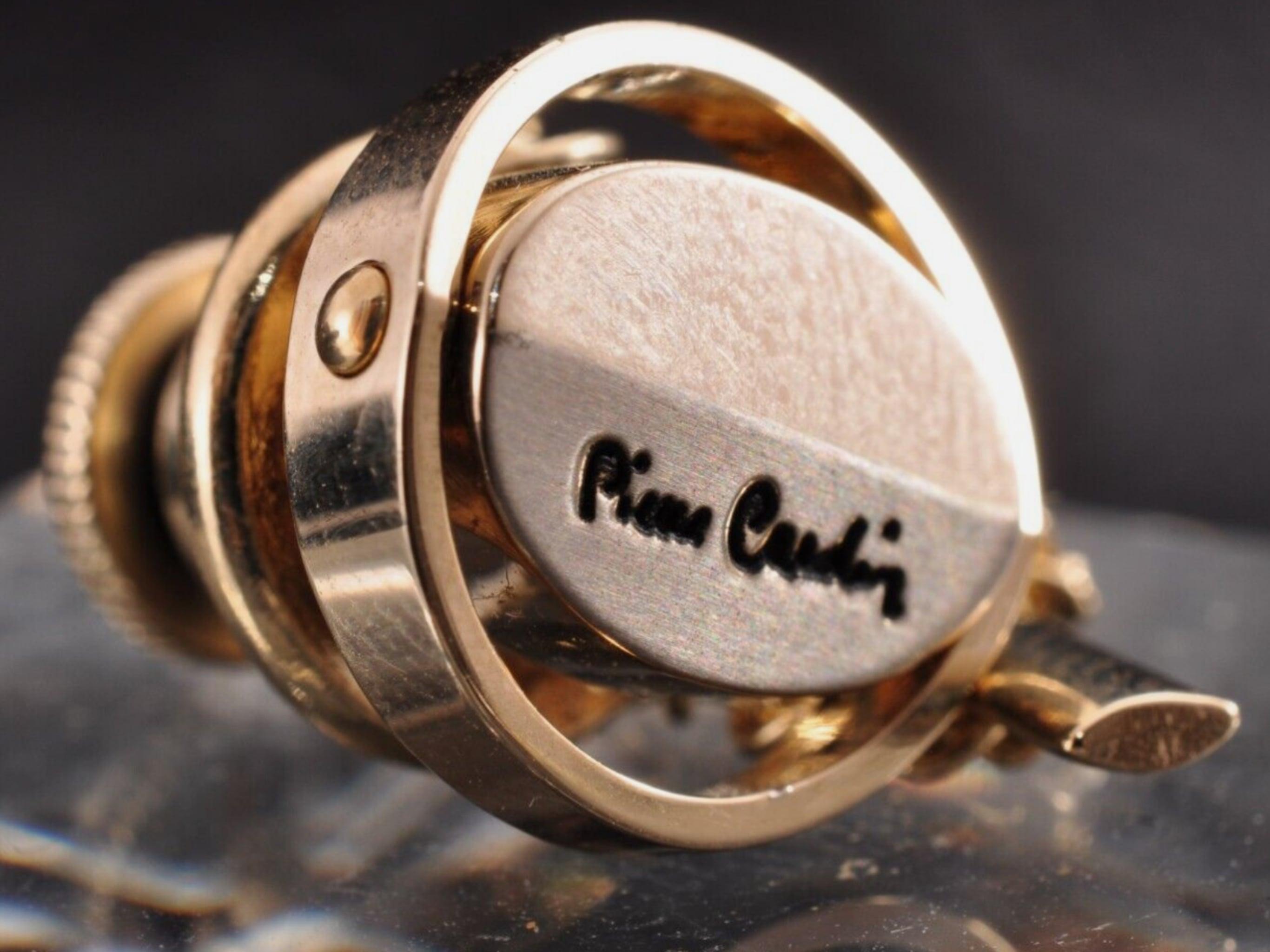 Vintage PIERRE CARDIN Steel & Gold Plate LOGO CUFFLINKS, ORIGINAL Case Circa1960 In Excellent Condition For Sale In New York, NY