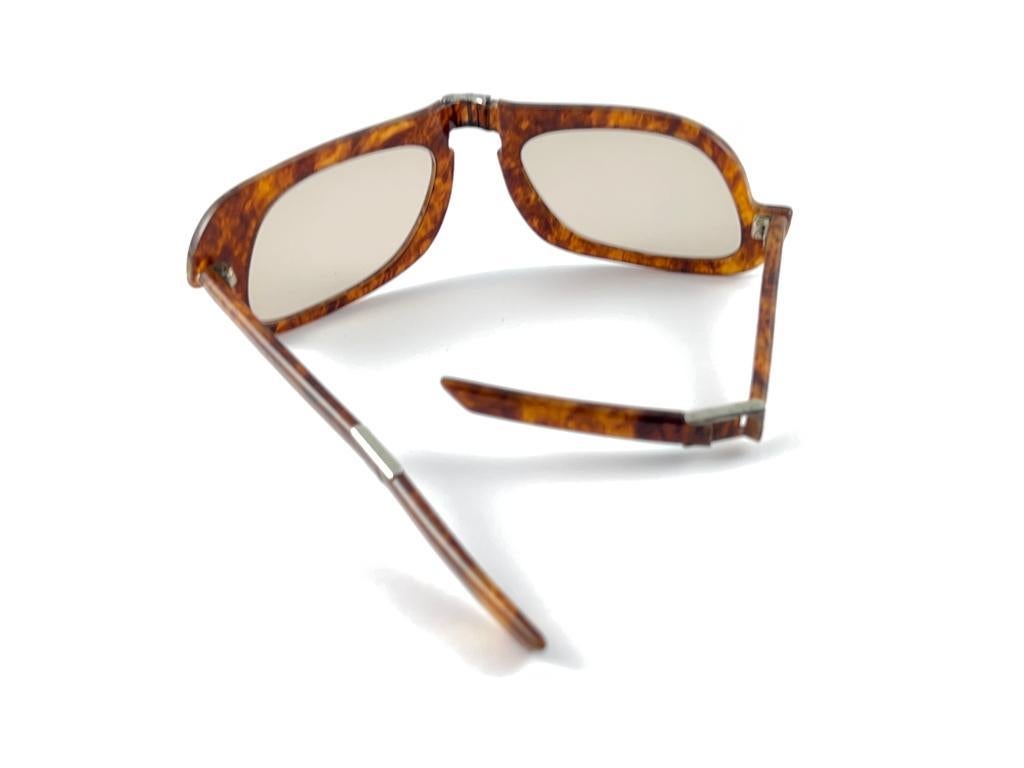 Vintage Pierre Cardin Tortoise Foldable Collectors Item 1960's France sunglasses In Good Condition In Baleares, Baleares