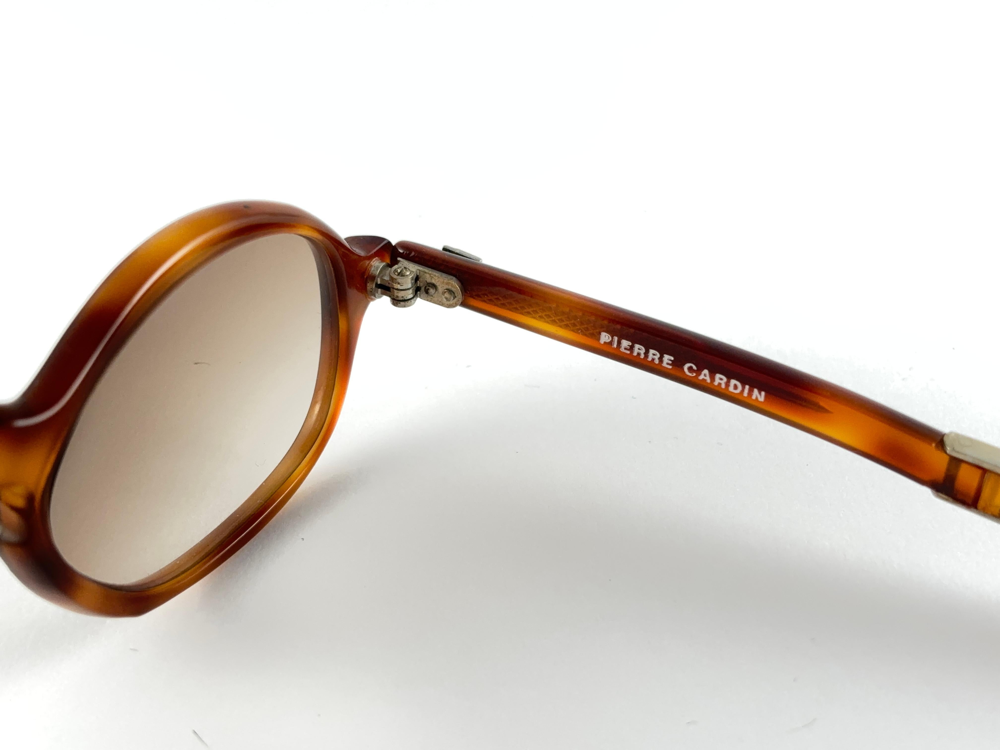 Occhiali da sole vintage Pierre Cardin tartaruga pieghevole da collezione anni '60 Francia in vendita 1