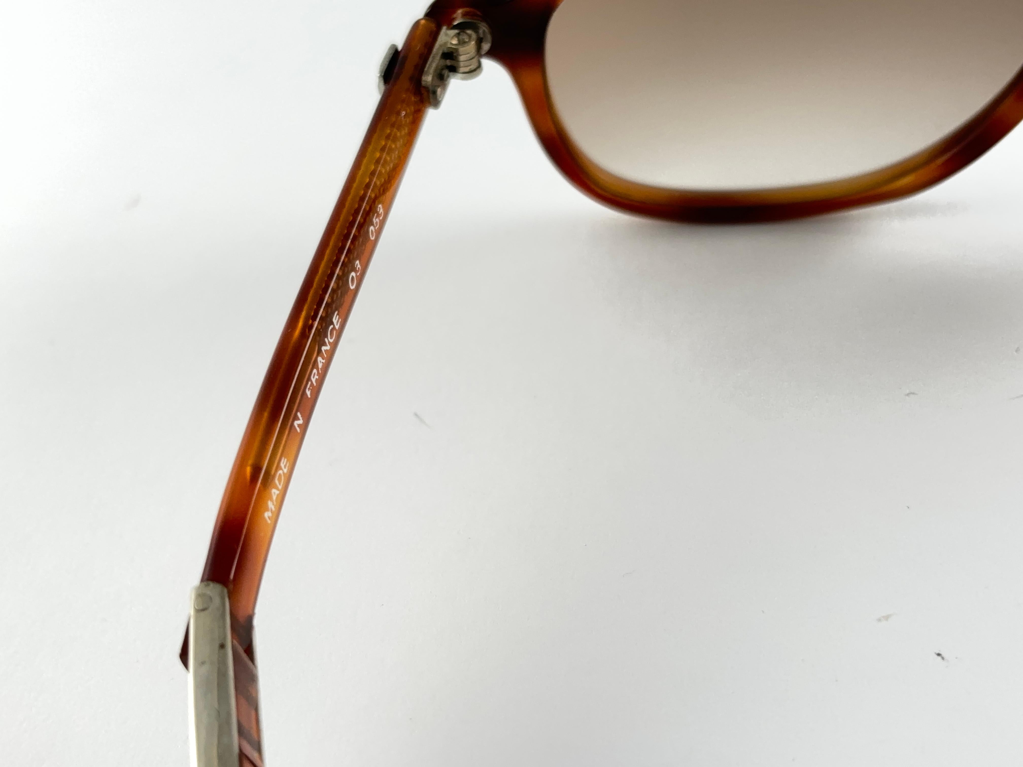 Occhiali da sole vintage Pierre Cardin tartaruga pieghevole da collezione anni '60 Francia in vendita 2