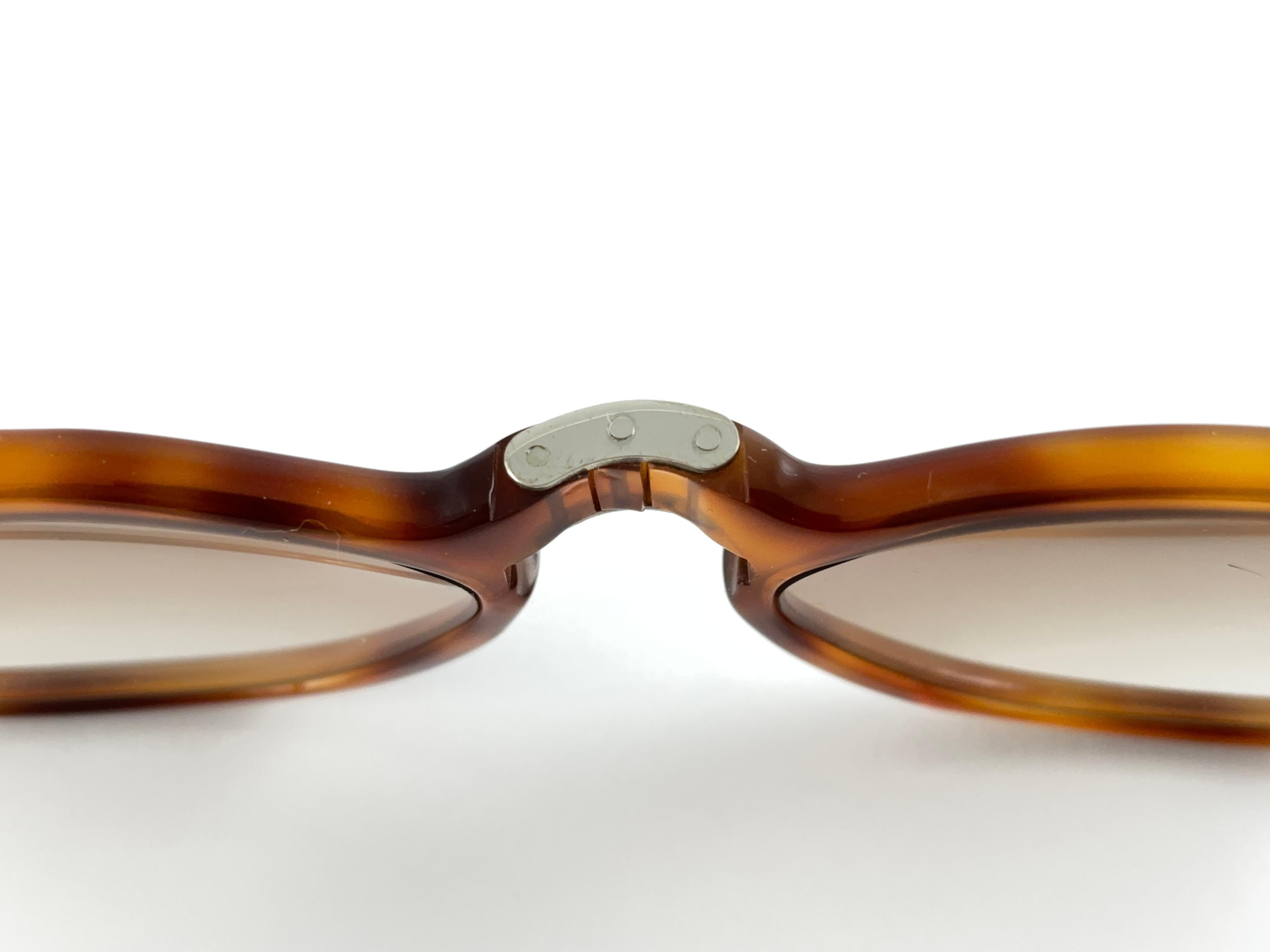 Occhiali da sole vintage Pierre Cardin tartaruga pieghevole da collezione anni '60 Francia in vendita 3