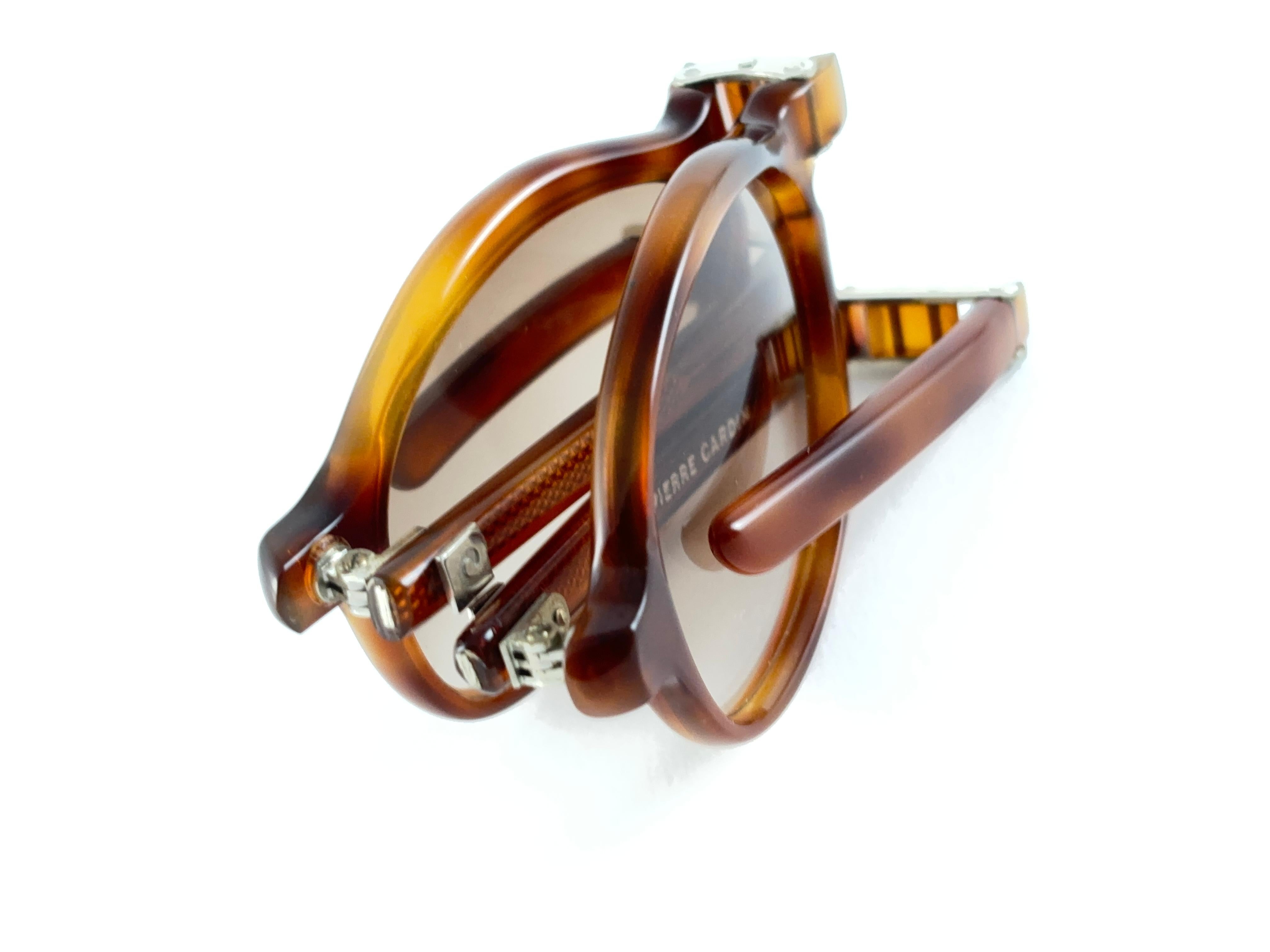 Occhiali da sole vintage Pierre Cardin tartaruga pieghevole da collezione anni '60 Francia in vendita 4