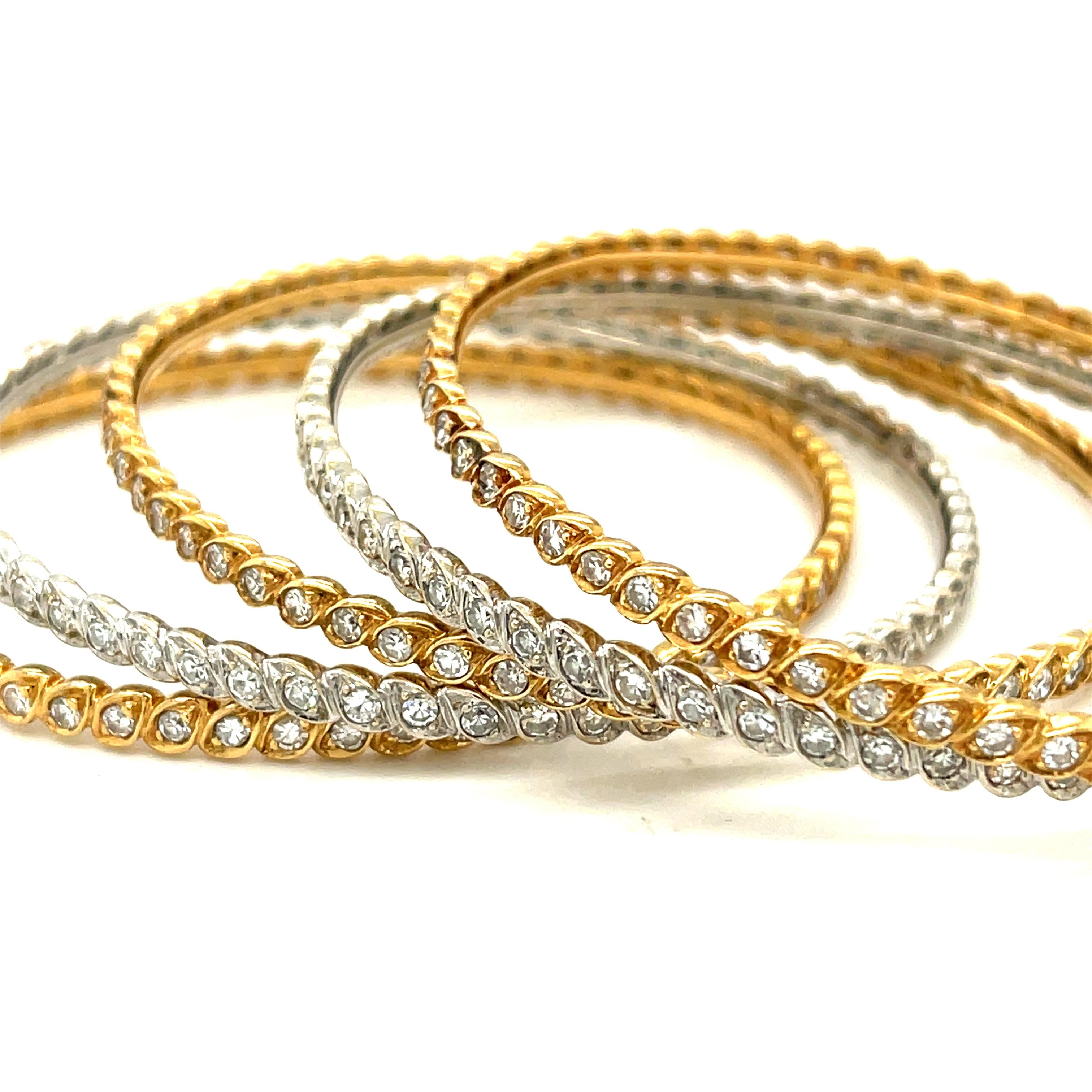 Taille simple Pierre Sterle - Bracelet jonc vintage bicolore en or 18 carats et diamants en vente