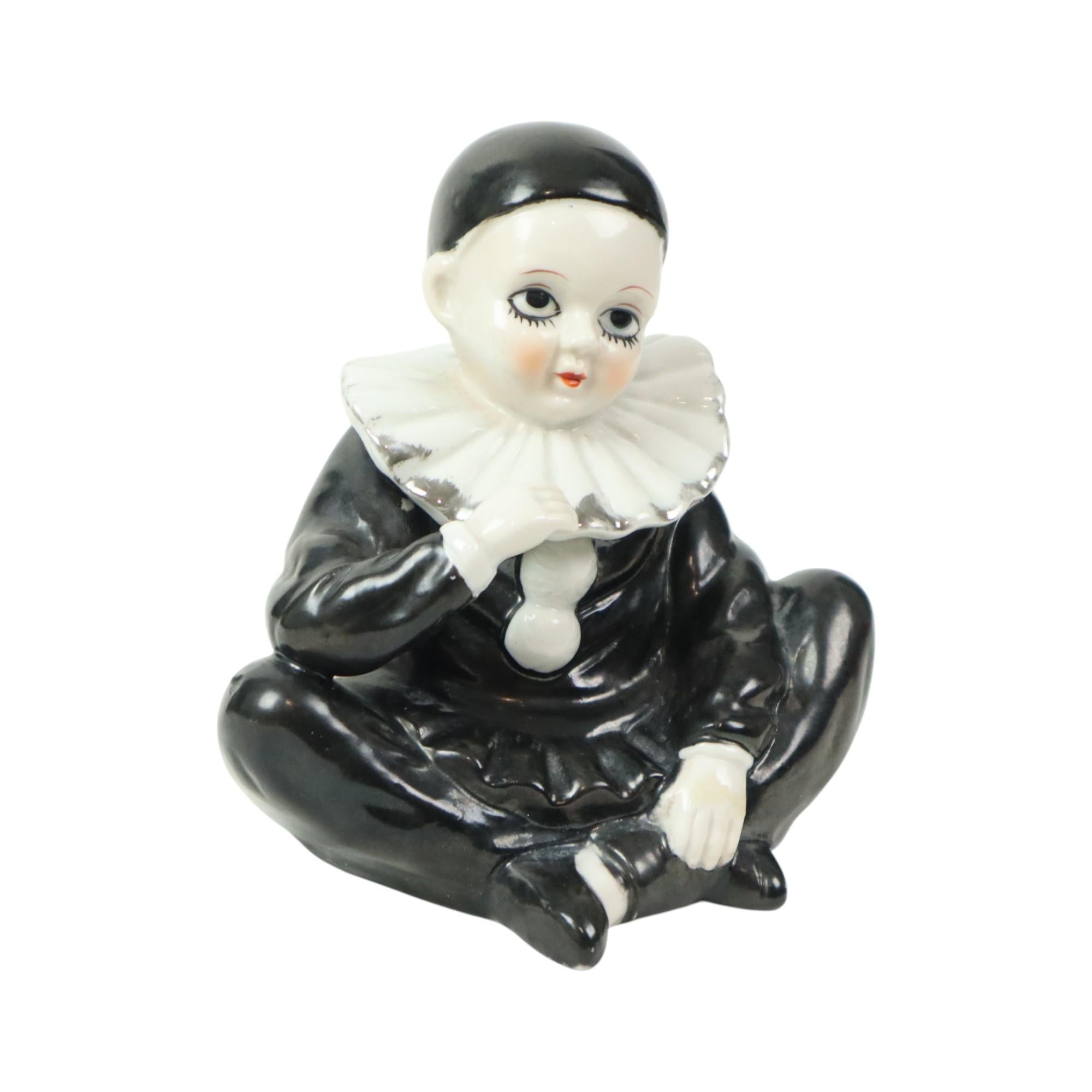 Figurina Pierrot d'epoca in porcellana, seduto, Arlecchino Giullare 14 cm in vendita 6