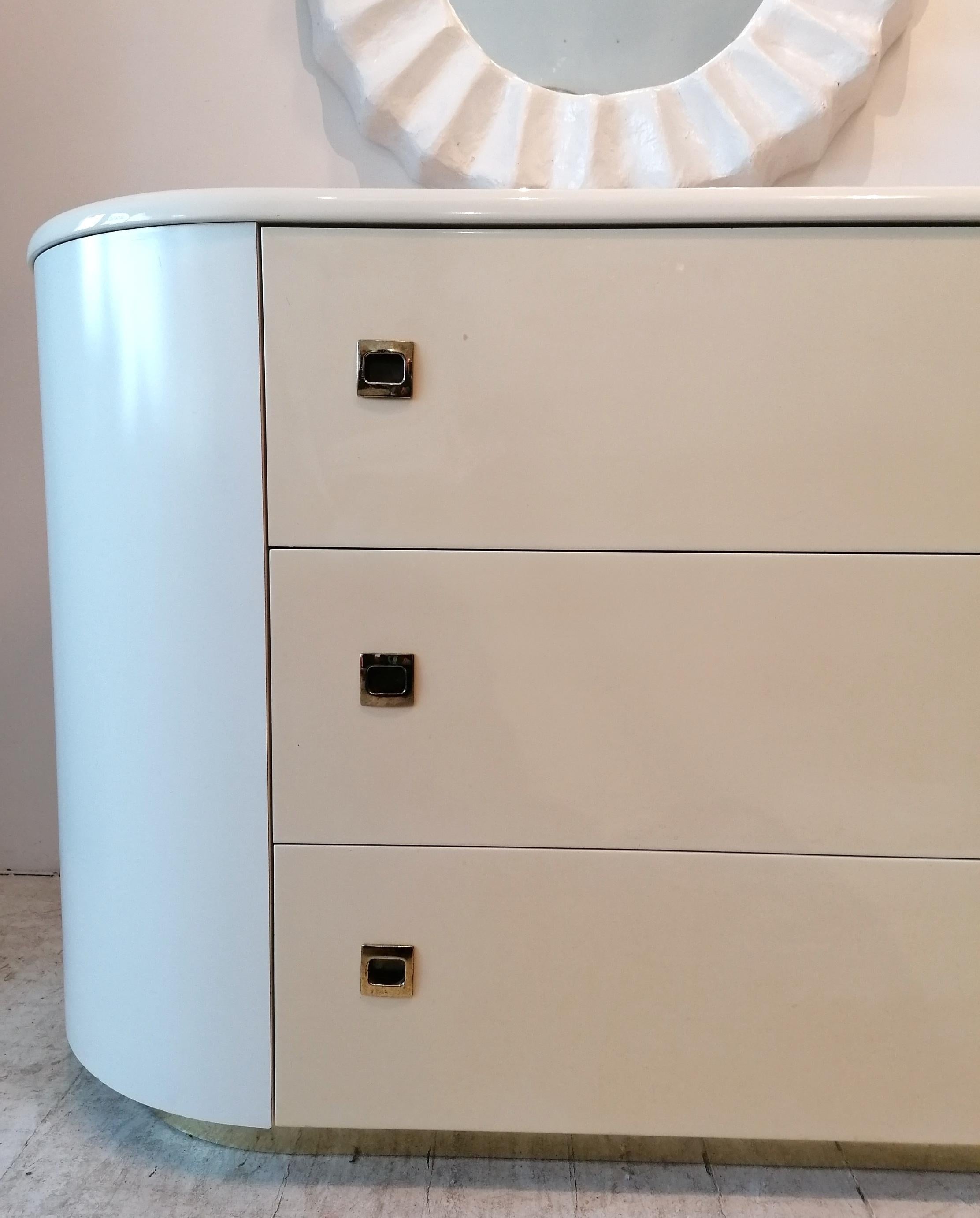 Vintage pill shaped cream lacquer sideboard / dresser w drawers, 1980s american For Sale 4