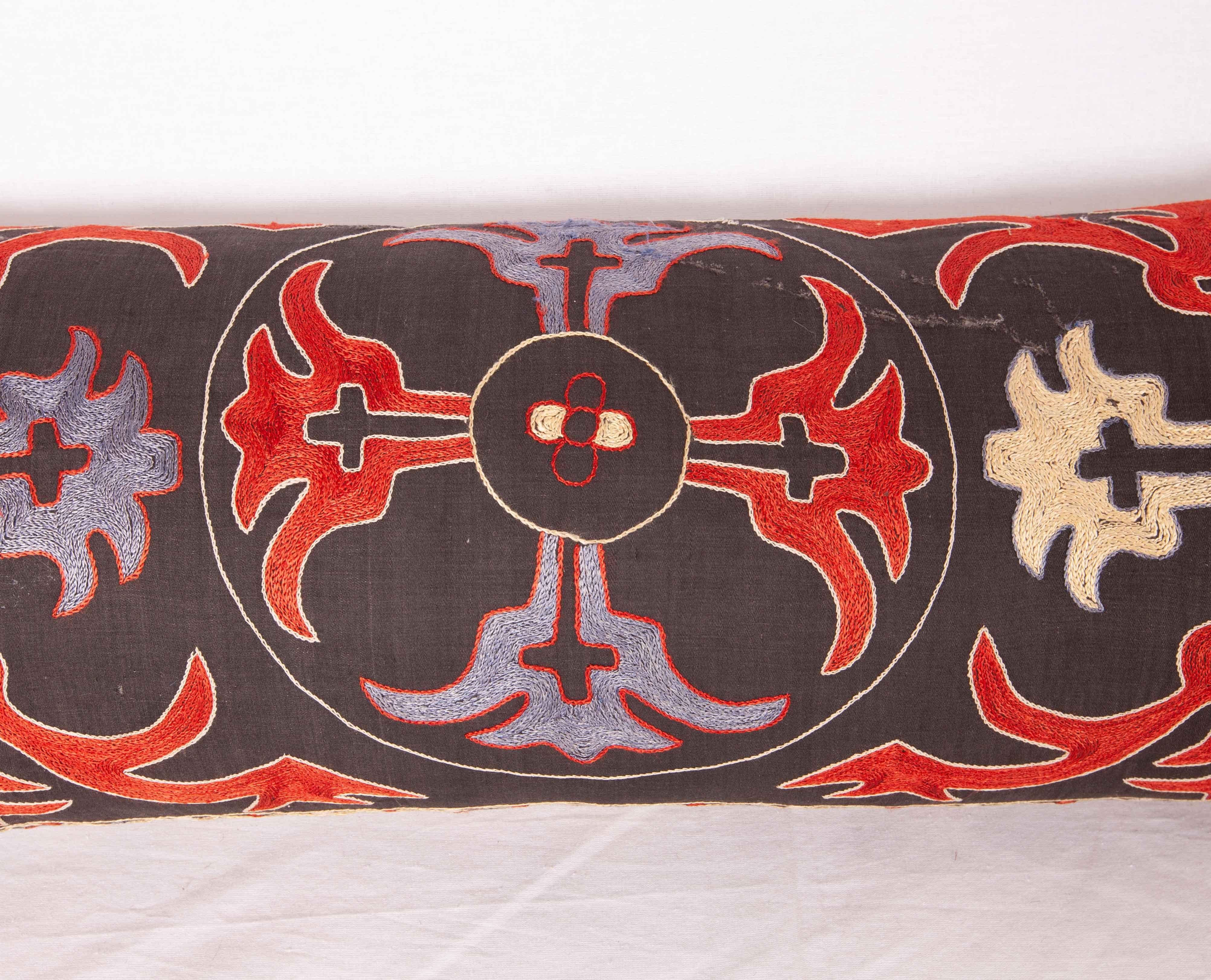Suzani Vintage  Boîtes d'oreillers façonnés à partir d'une broderie de Kyrgyz ou de Kazak