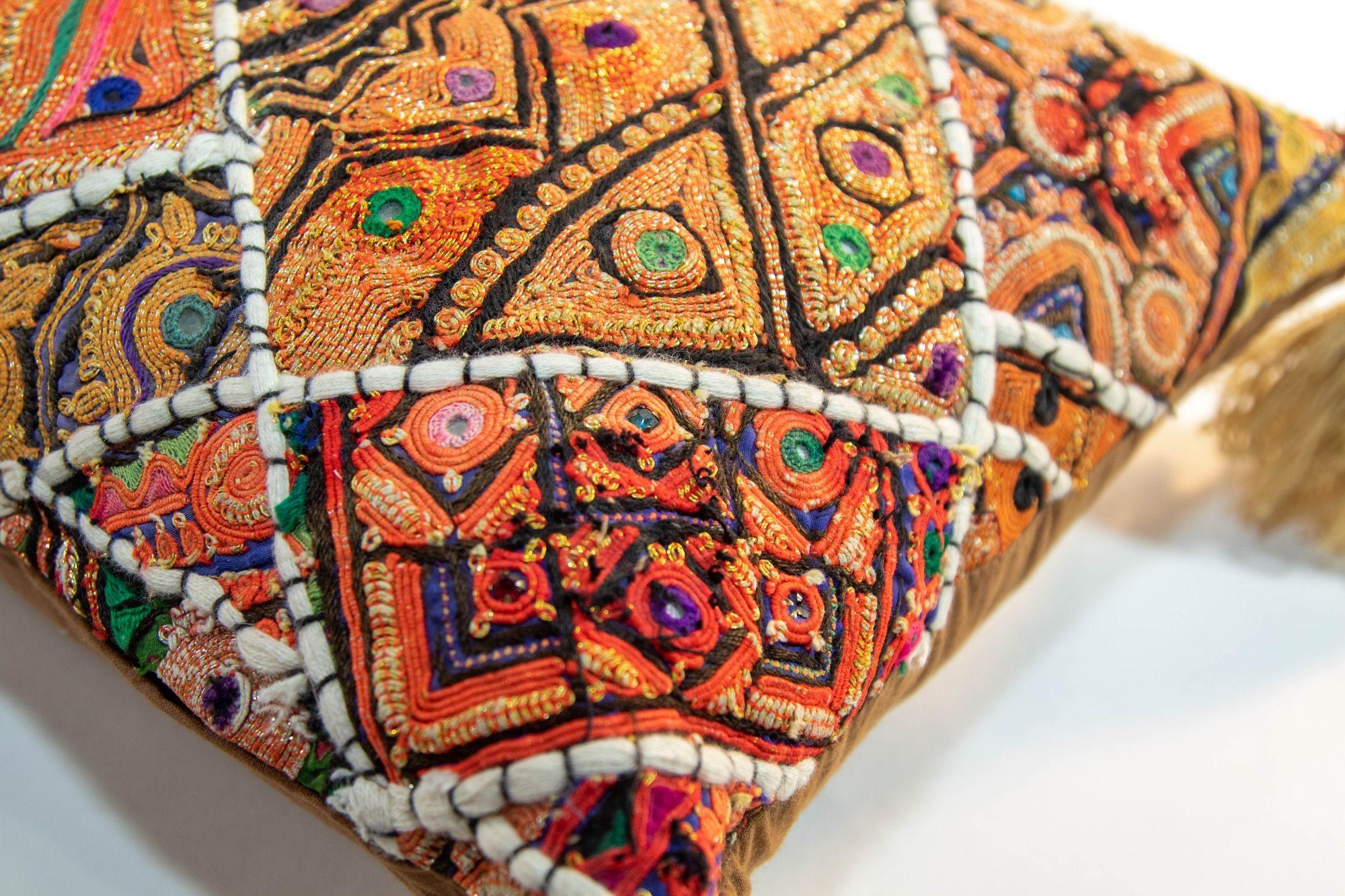 Vintage-Kissen aus buntem, besticktem Stoff-Patchwork Rajasthan Indien im Angebot 5