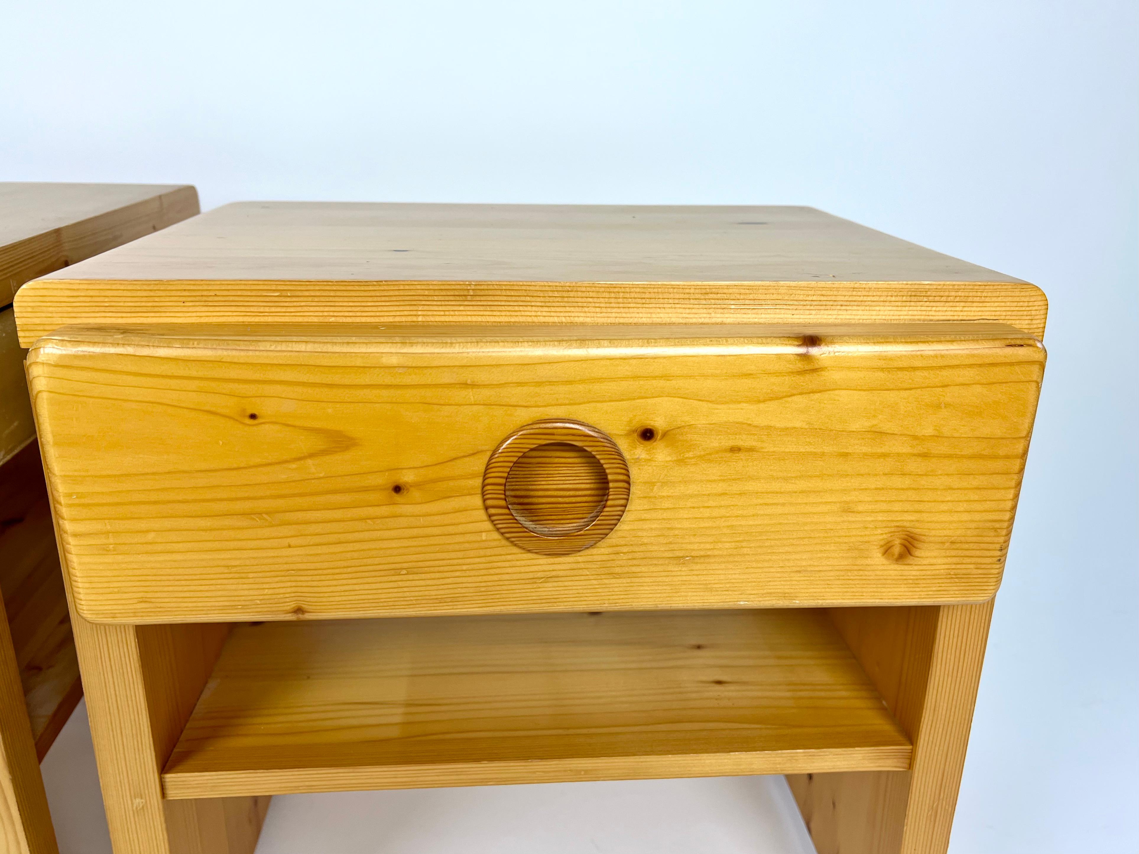 Vintage pine bedside table from Les Arcs, France. Charlotte Perriand 3