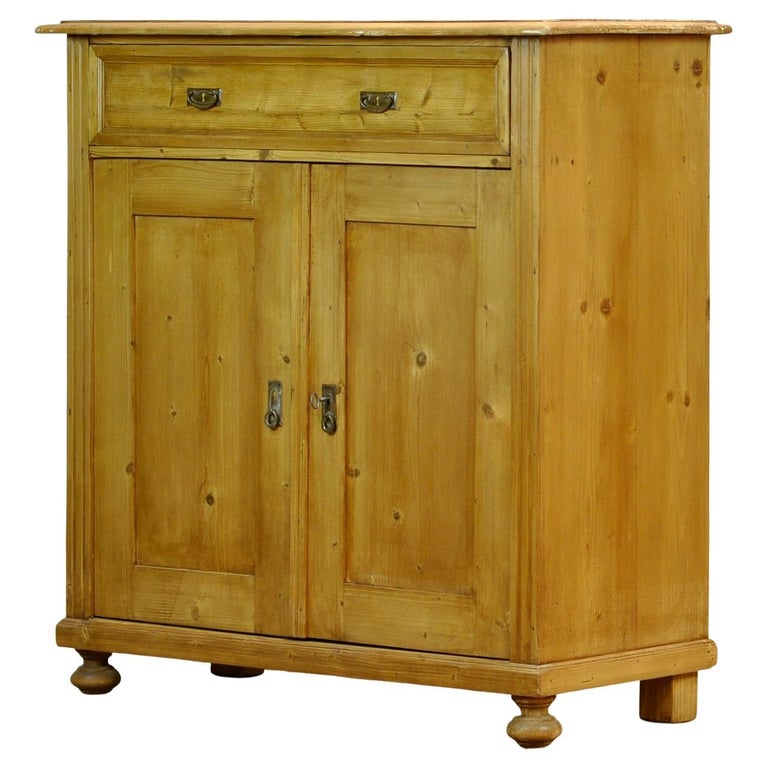 Vintage Pine 1930's For Sale at 1stDibs