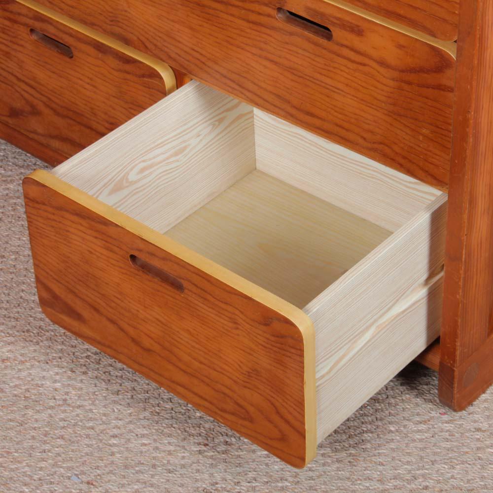 Fin du 20e siècle Vintage pine chest of drawers from the 1980s en vente