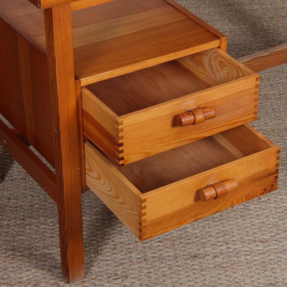 Pino Vintage pine desk from the 1980s in vendita