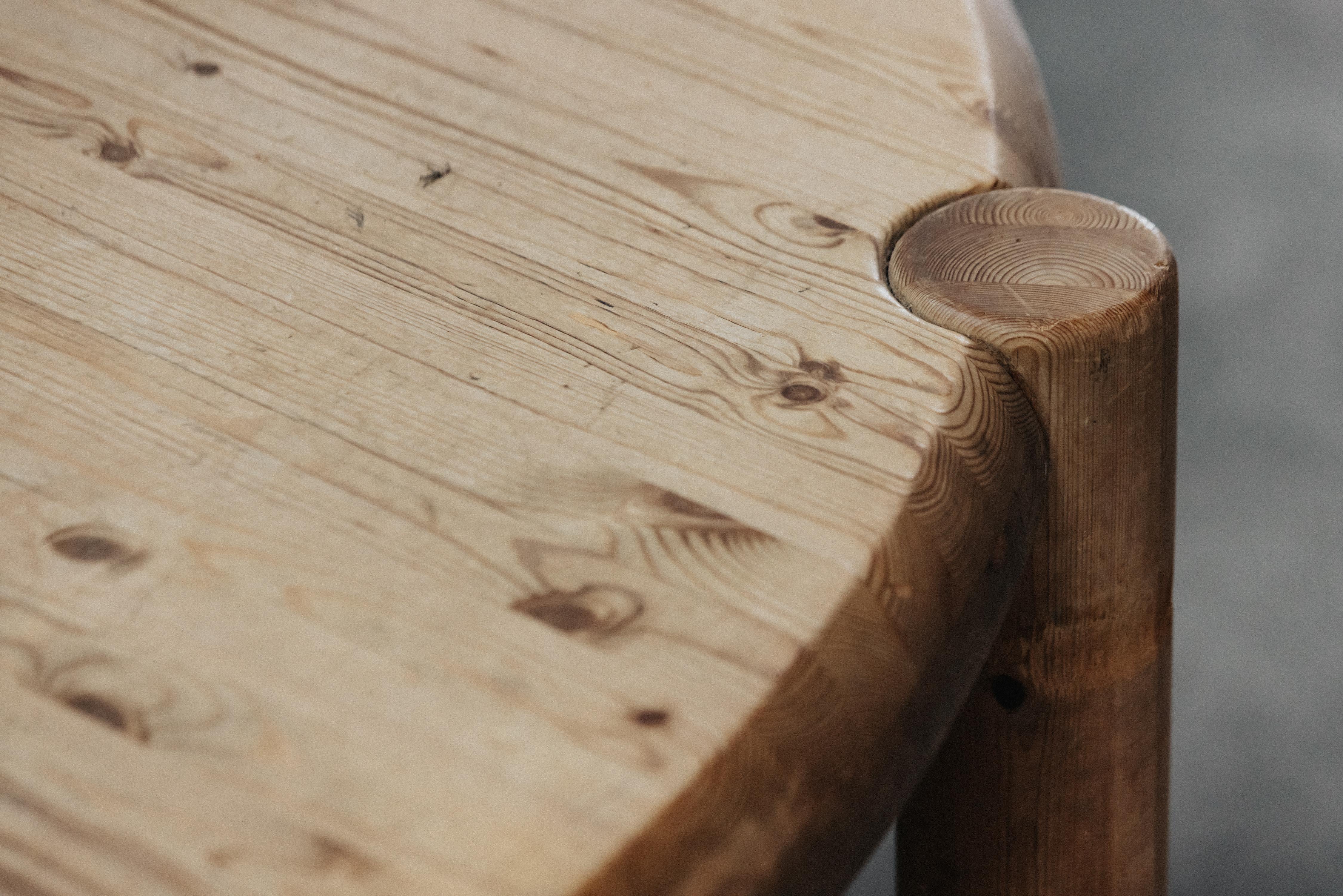 Vintage Pine Dining Table From Denmark, Circa 1970 In Good Condition For Sale In Nashville, TN