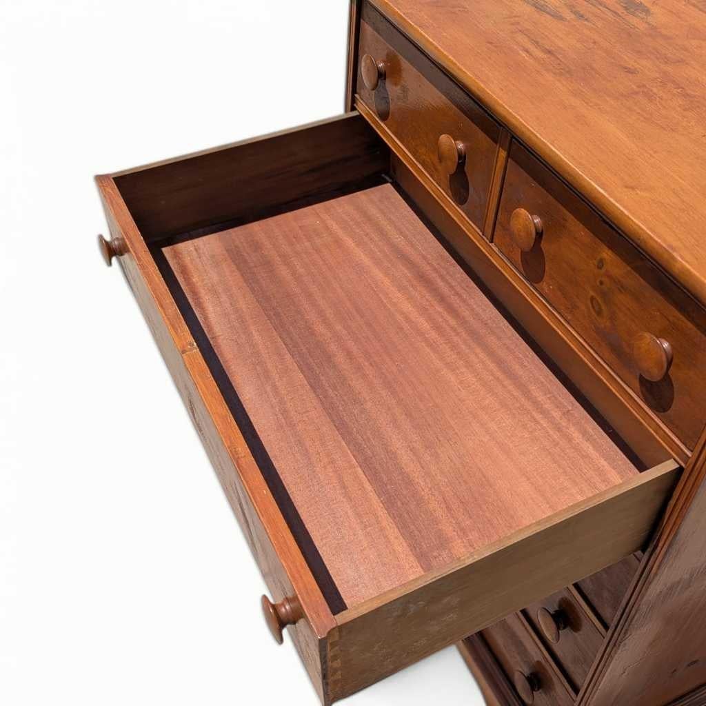 Commode en pin vintage à 6 tiroirs avec base en support, vers les années 1970, États-Unis Bon état - En vente à Rancho Cucamonga, CA