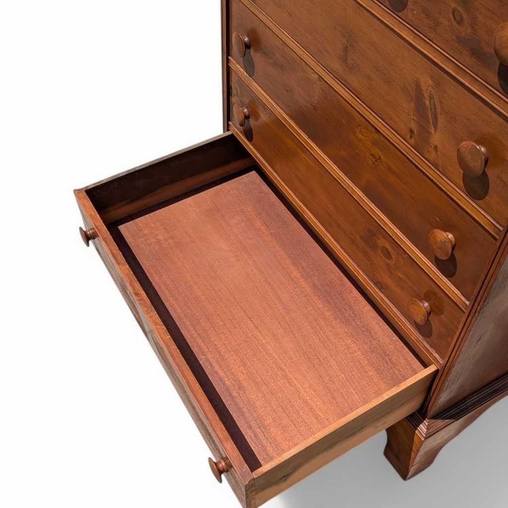 20ième siècle Commode en pin vintage à 6 tiroirs avec base en support, vers les années 1970, États-Unis en vente