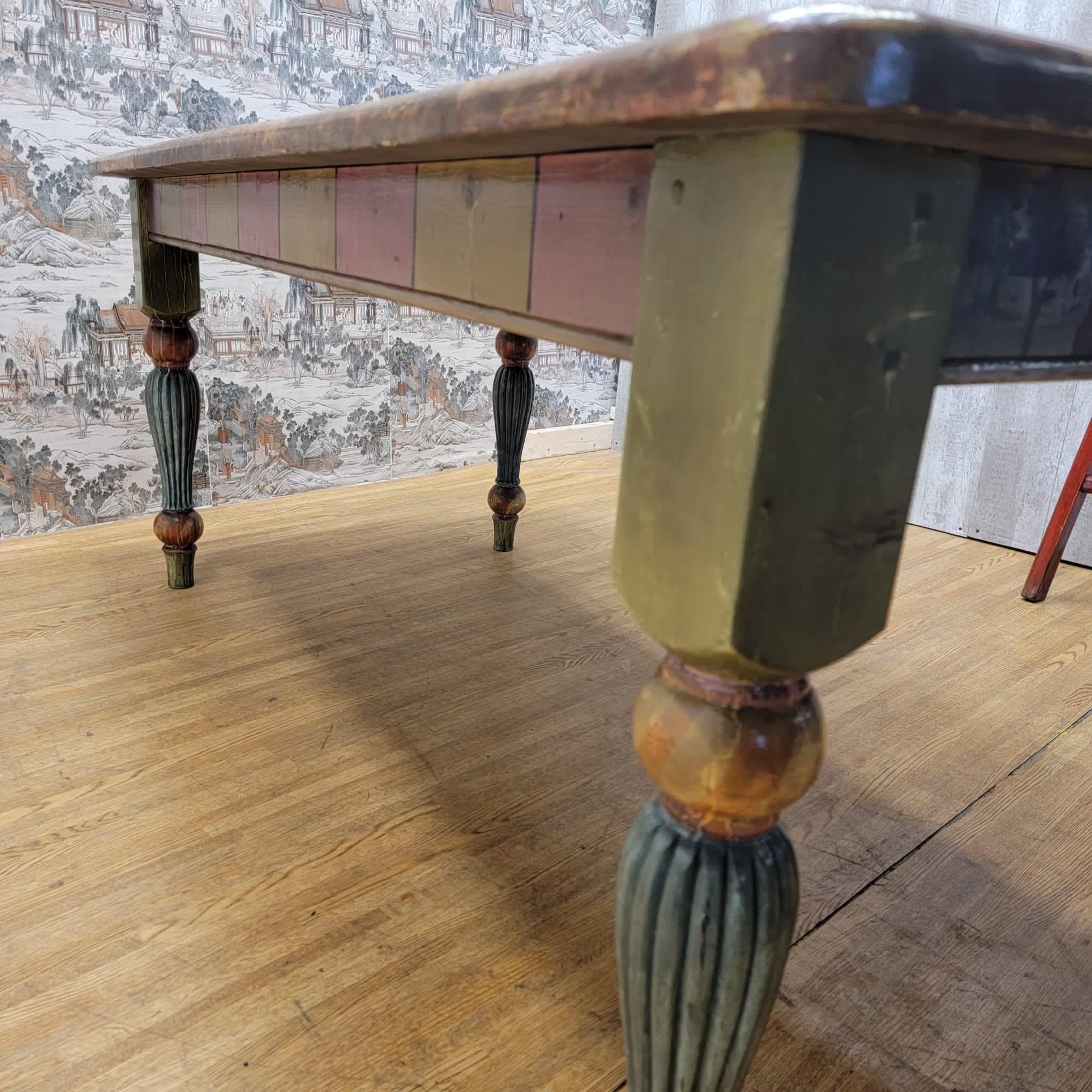 Mesa de comedor de pino pintada a mano con cuadros rústicos vintage Madera en venta