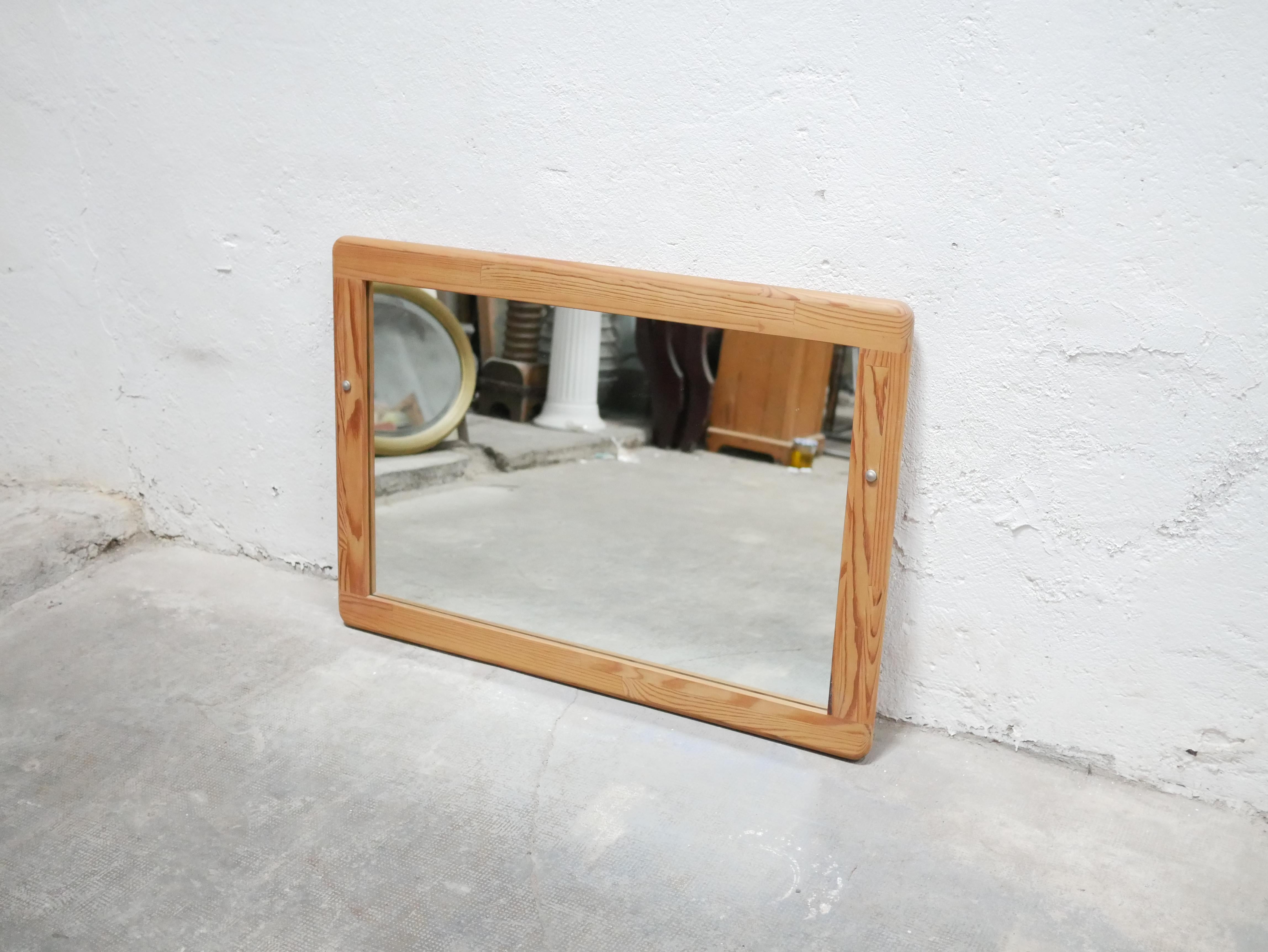 Vintage Pine Mirror In Good Condition For Sale In AIGNAN, FR
