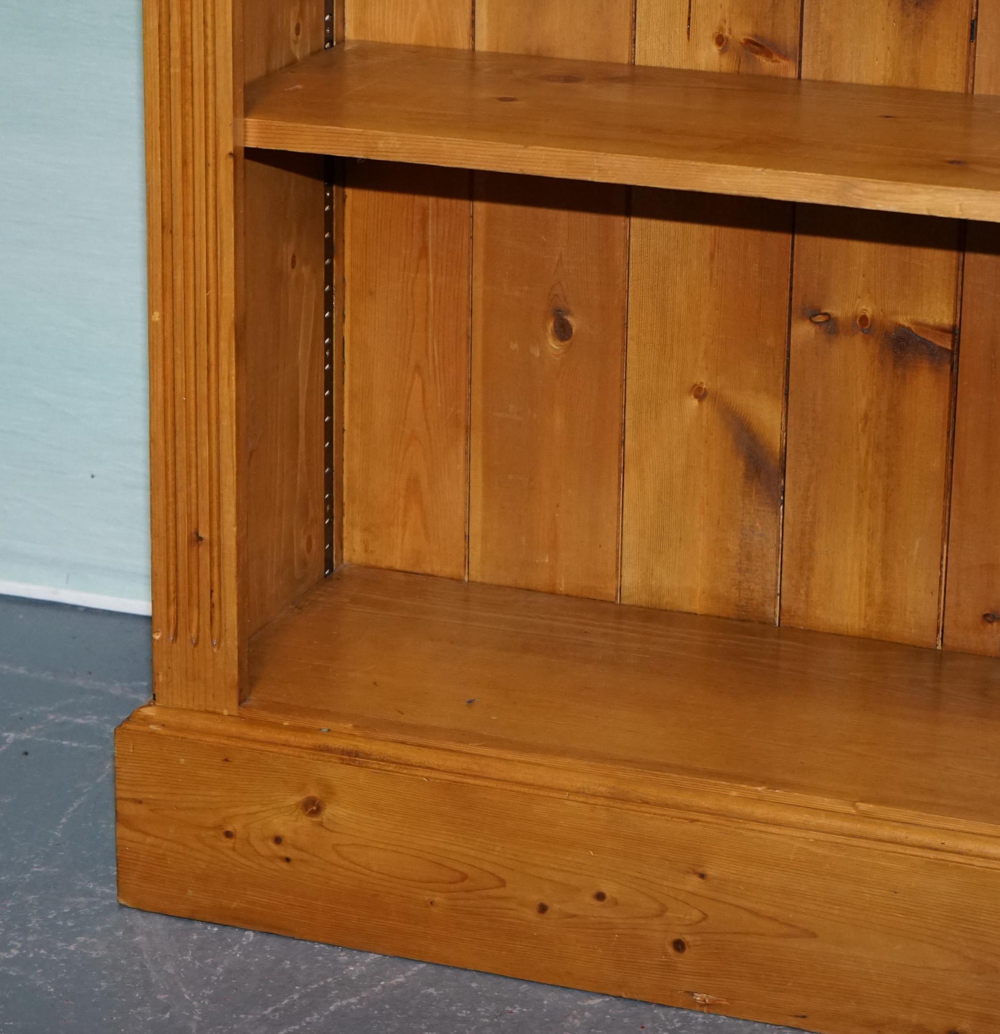 Pine VINTAGE PINE OPEN BOOKCASE DISPLAY CABINET WiTH 5 SHELVES For Sale