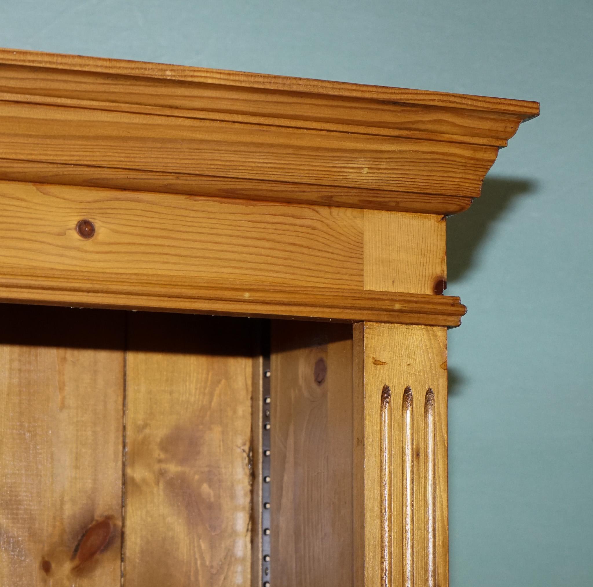 VINTAGE PINE OPEN BOOKCASE DISPLAY CABINET WiTH 5 SHELVES For Sale 1