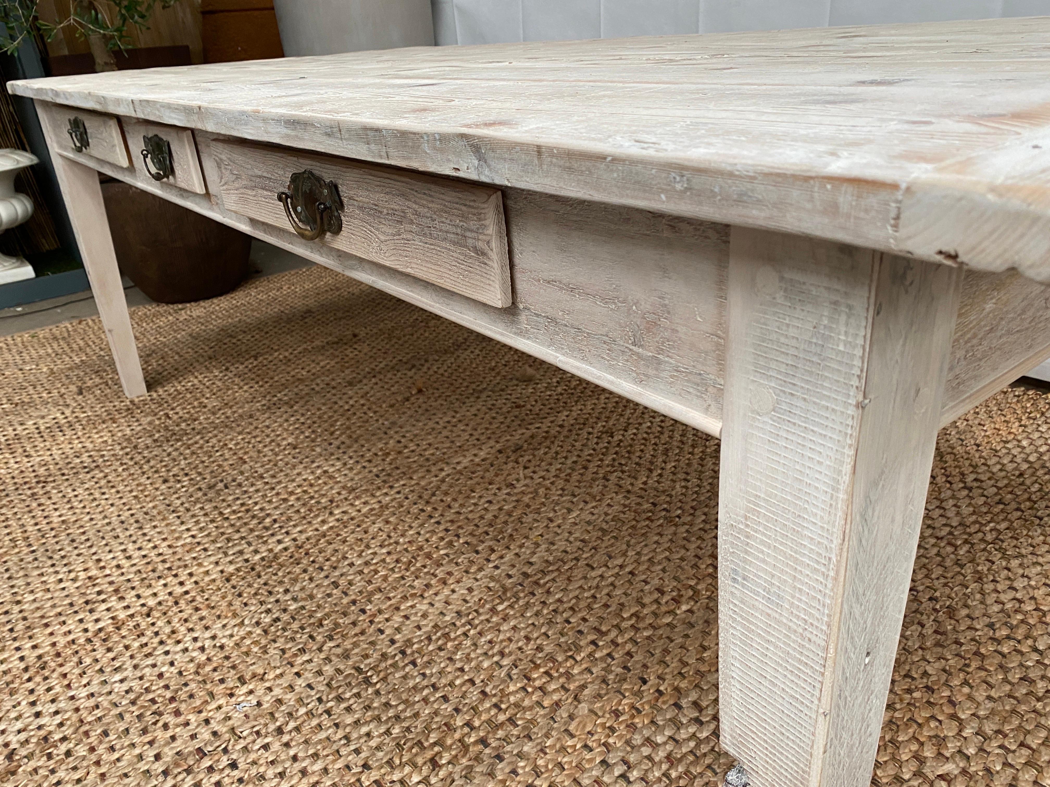 Vintage Pine Rectangular Wash Scandinavian Dining Table L221 In Good Condition For Sale In Leicestershire, GB
