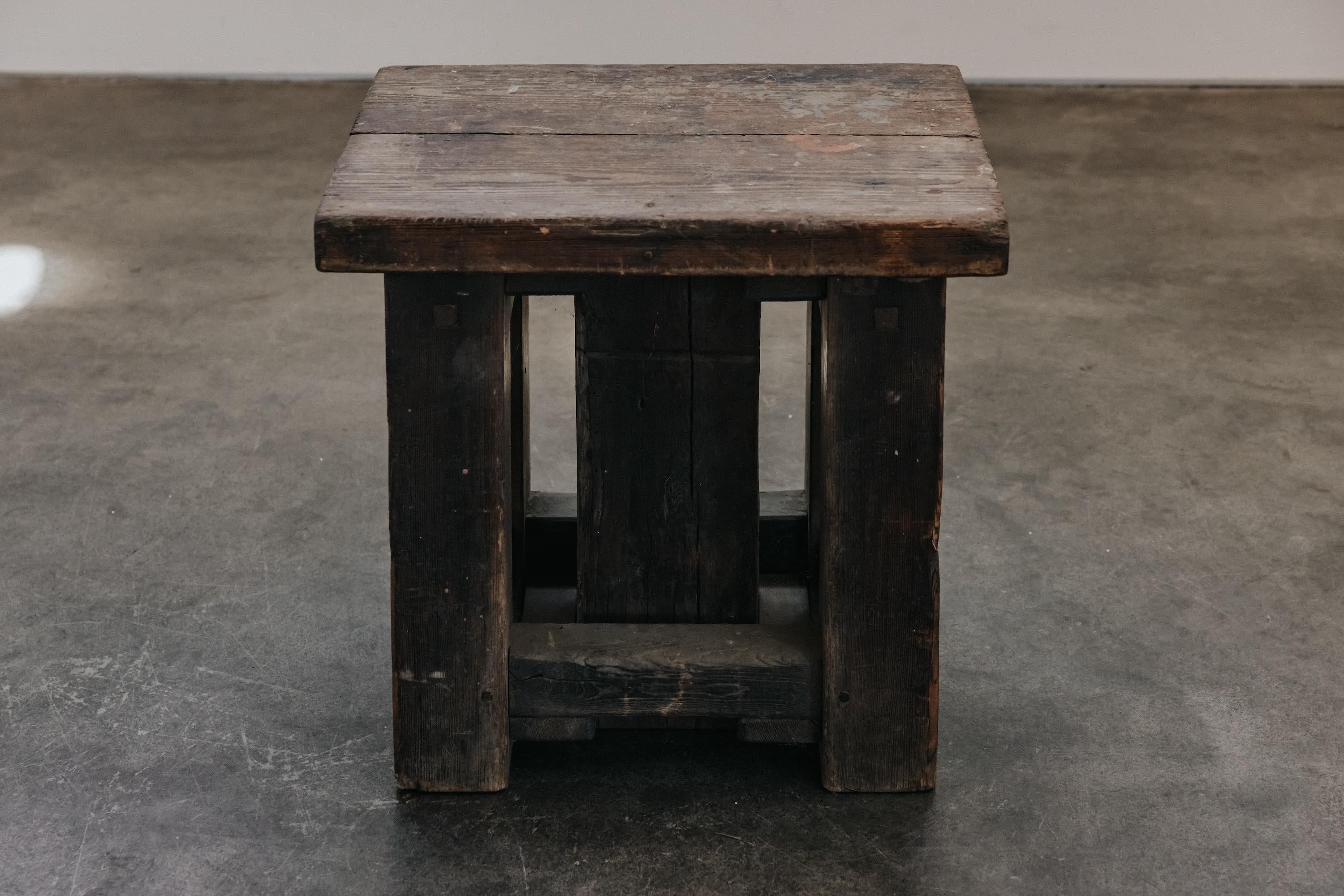 Early 20th Century Vintage Pine Sculptor's Stand From France, Circa 1920 For Sale