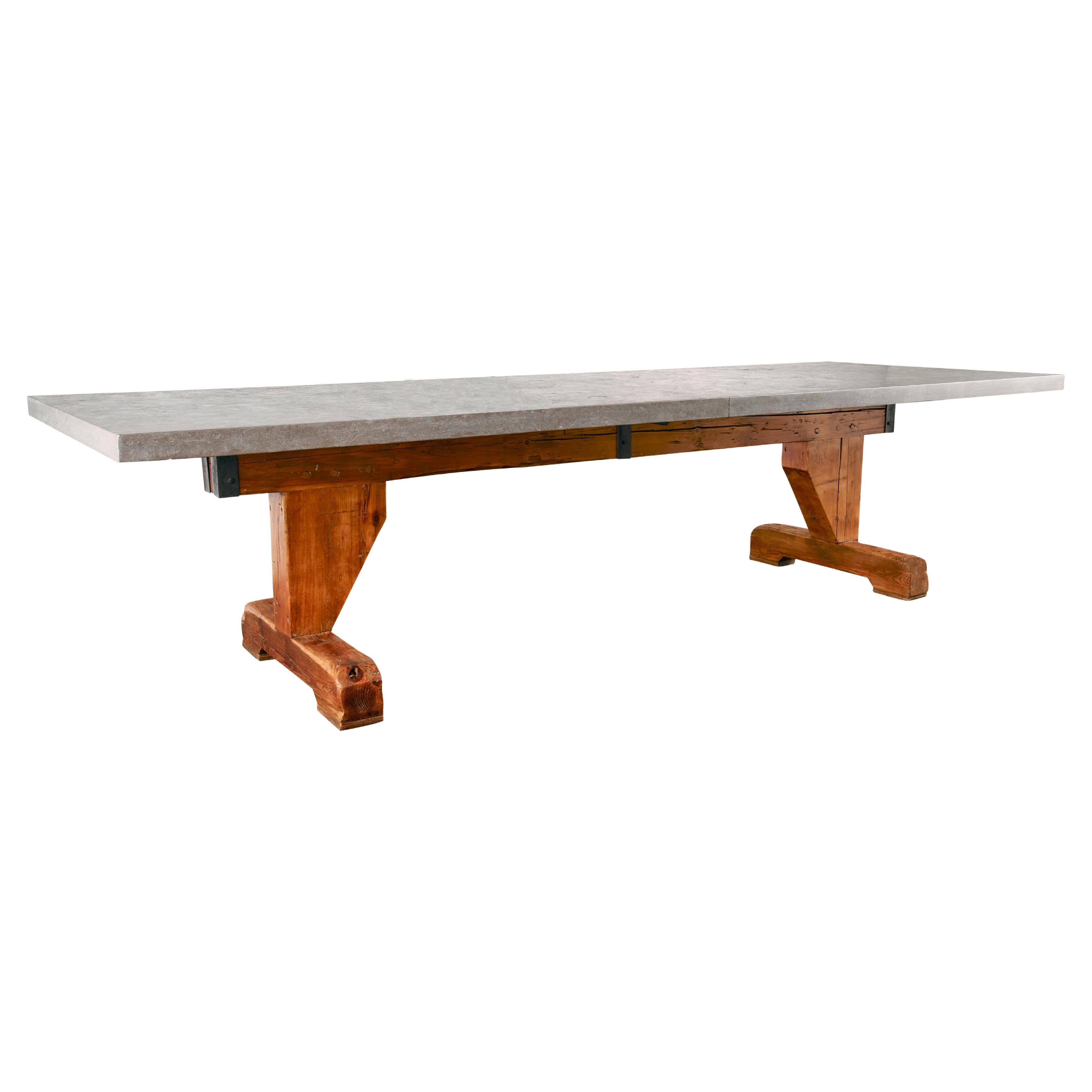 Base de table vintage en pin avec plateau en roca Azul