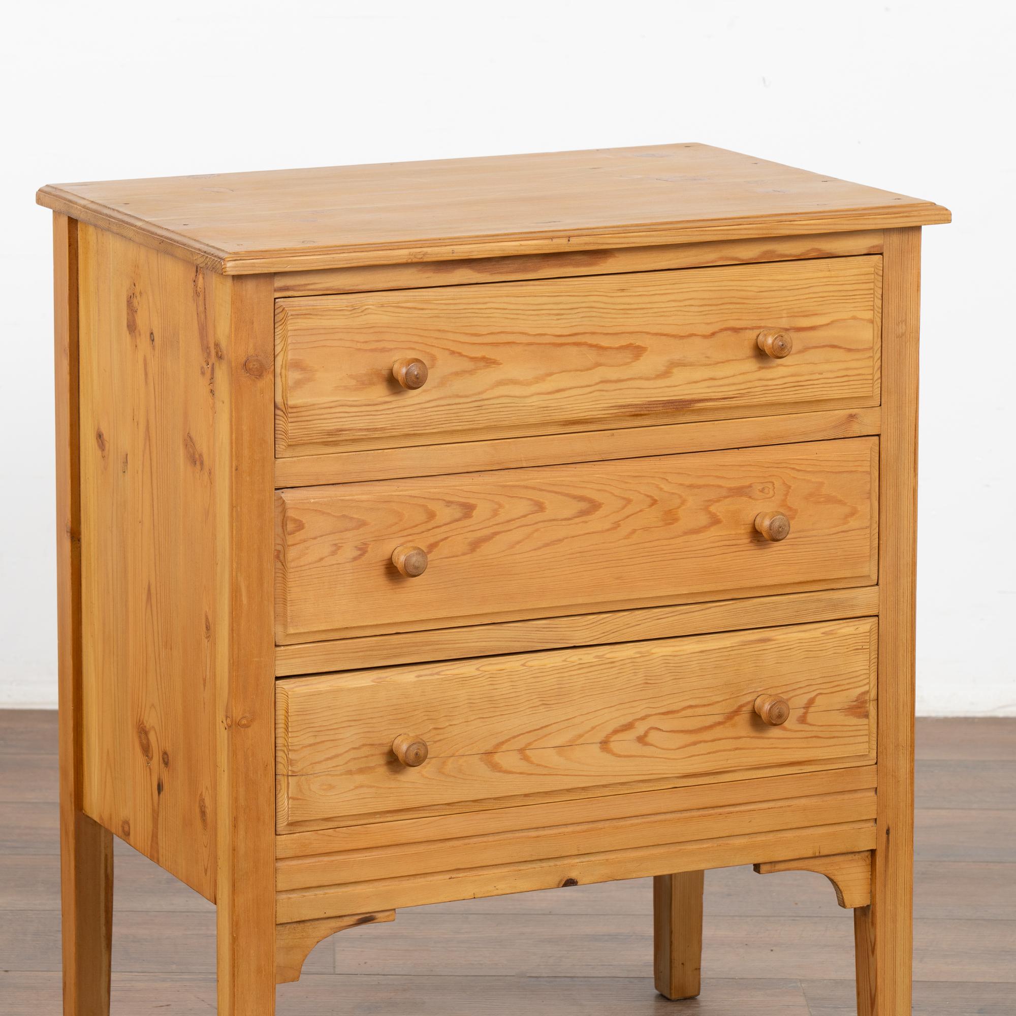 20th Century Vintage Pine Small Chest of Drawers Nightstand, Denmark circa 1940 For Sale