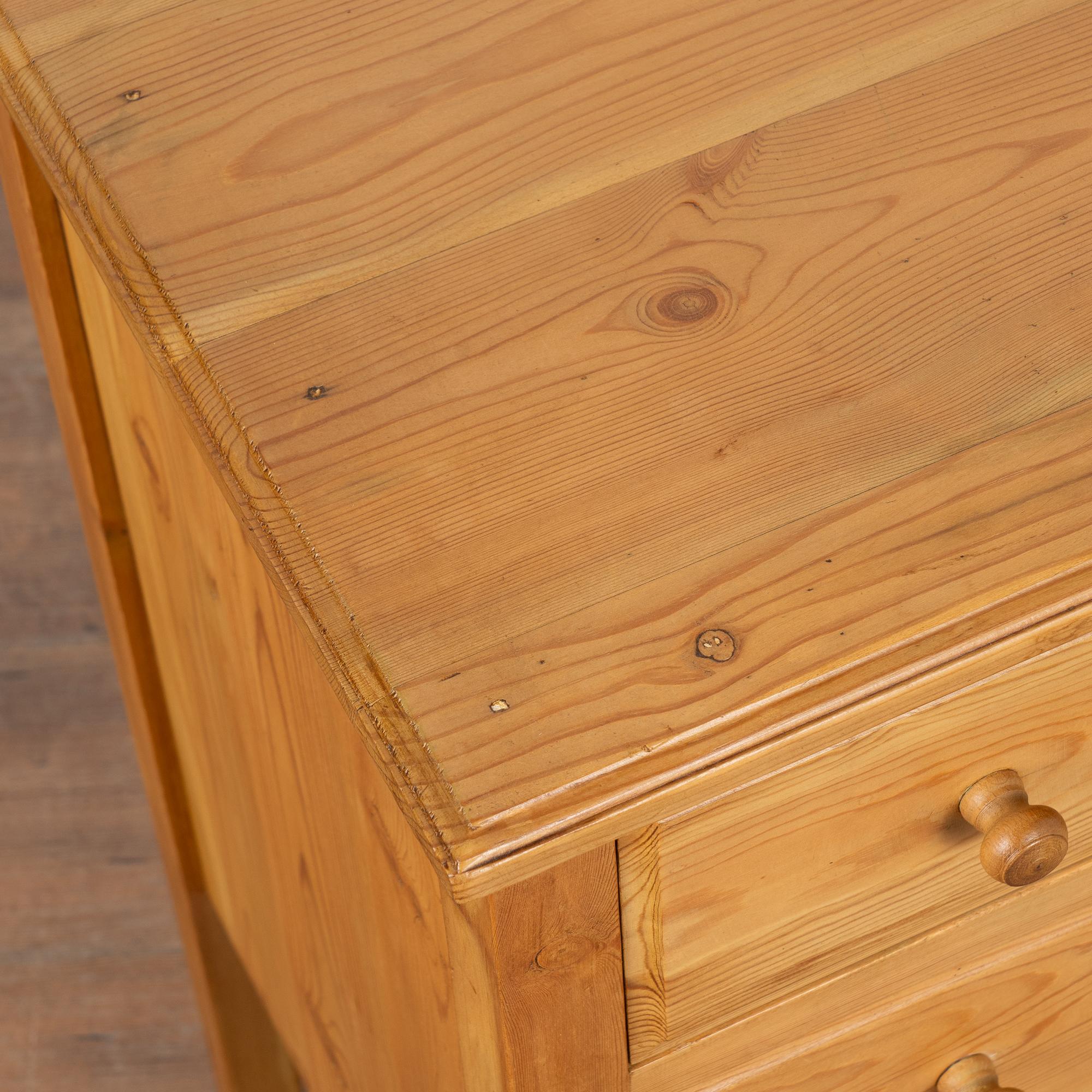 Vintage Pine Small Chest of Drawers Nightstand, Denmark circa 1940 For Sale 3